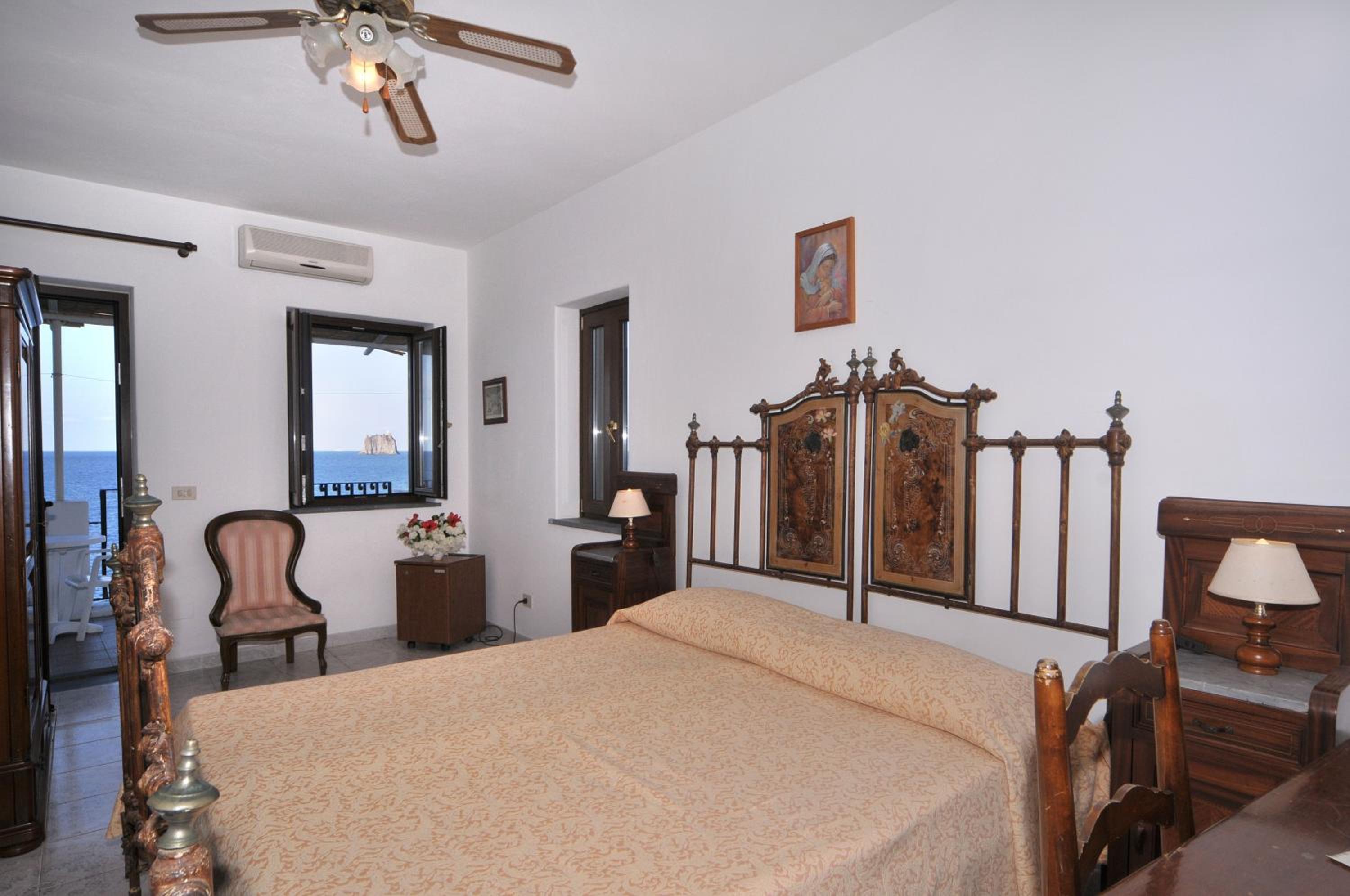 Double Room with Sea View photo 3