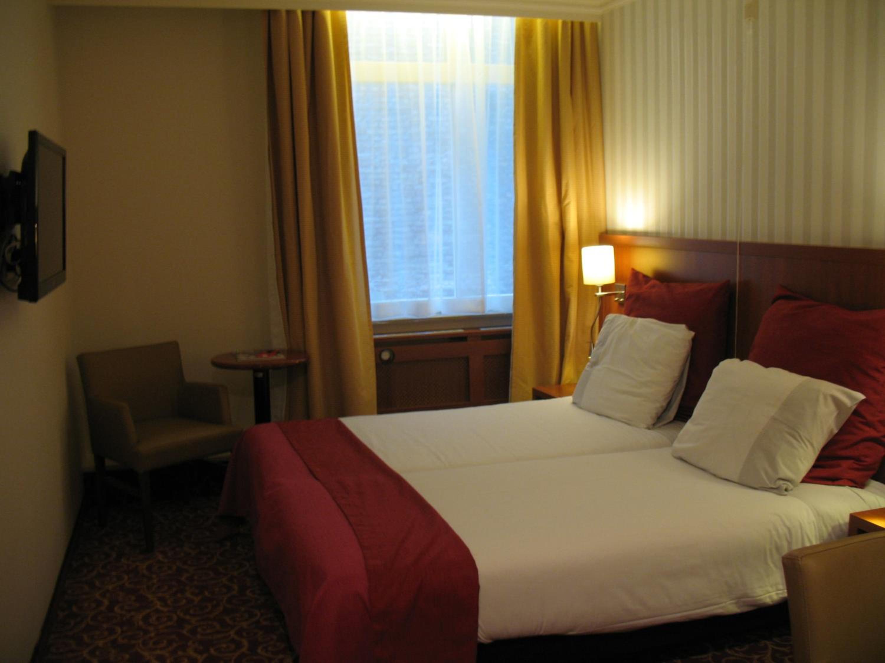 Standard Double or Twin Room - Photo 6