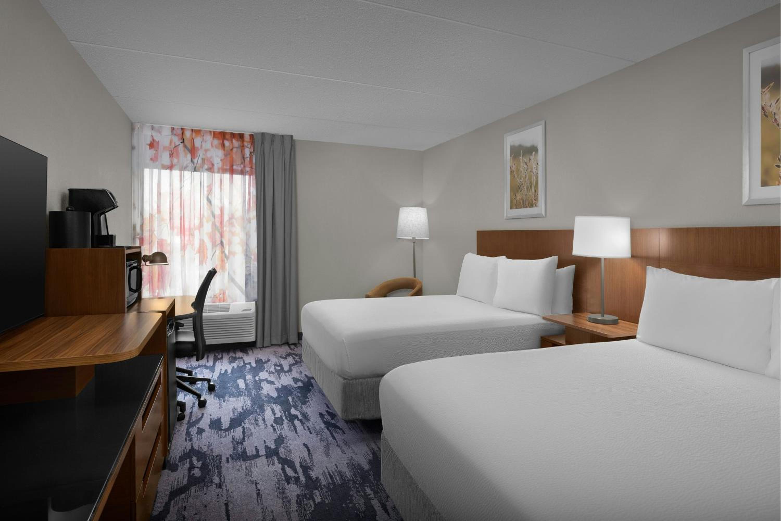 Queen Room with Two Queen Beds - Hearing Accessible