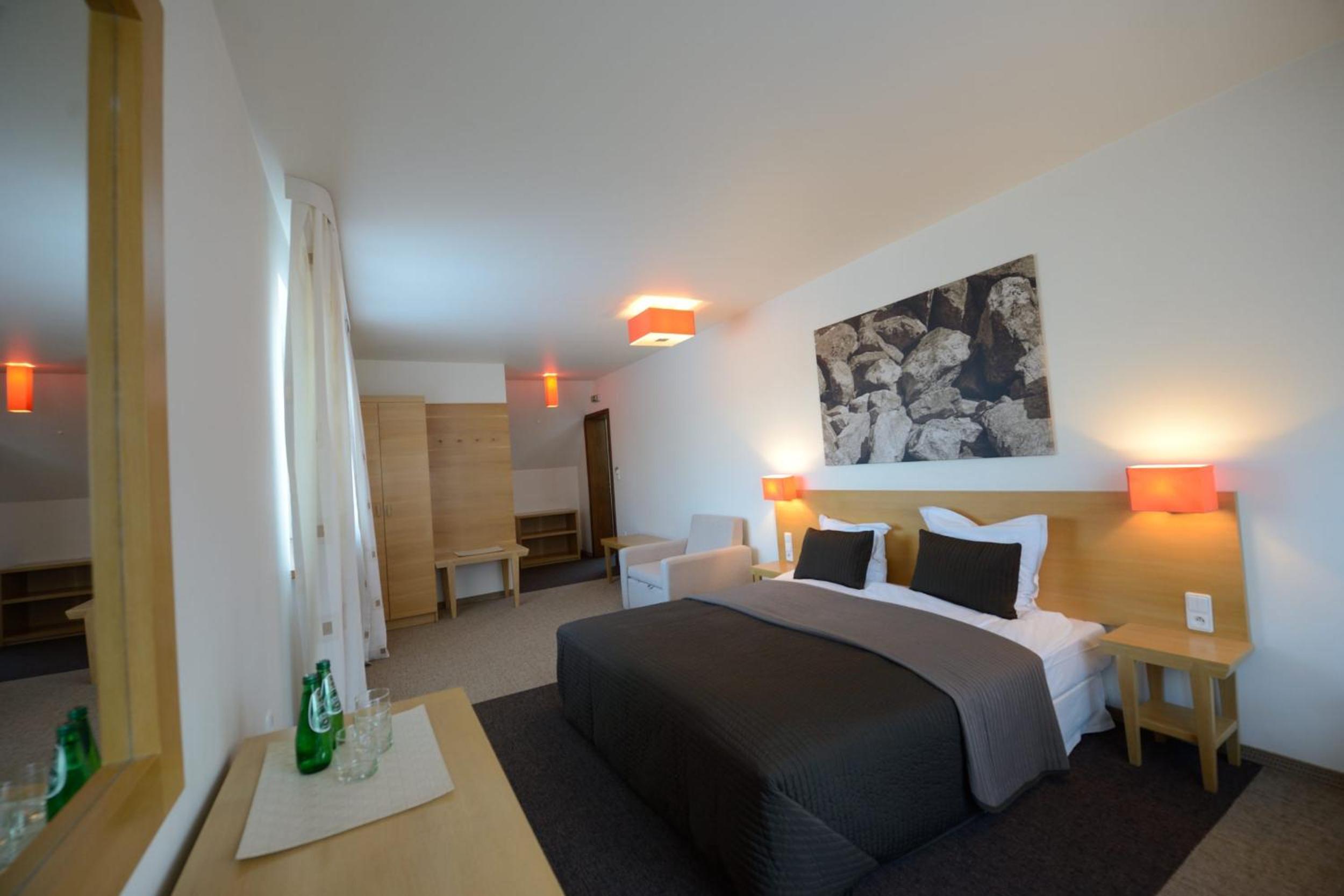 Double Room - Photo 18