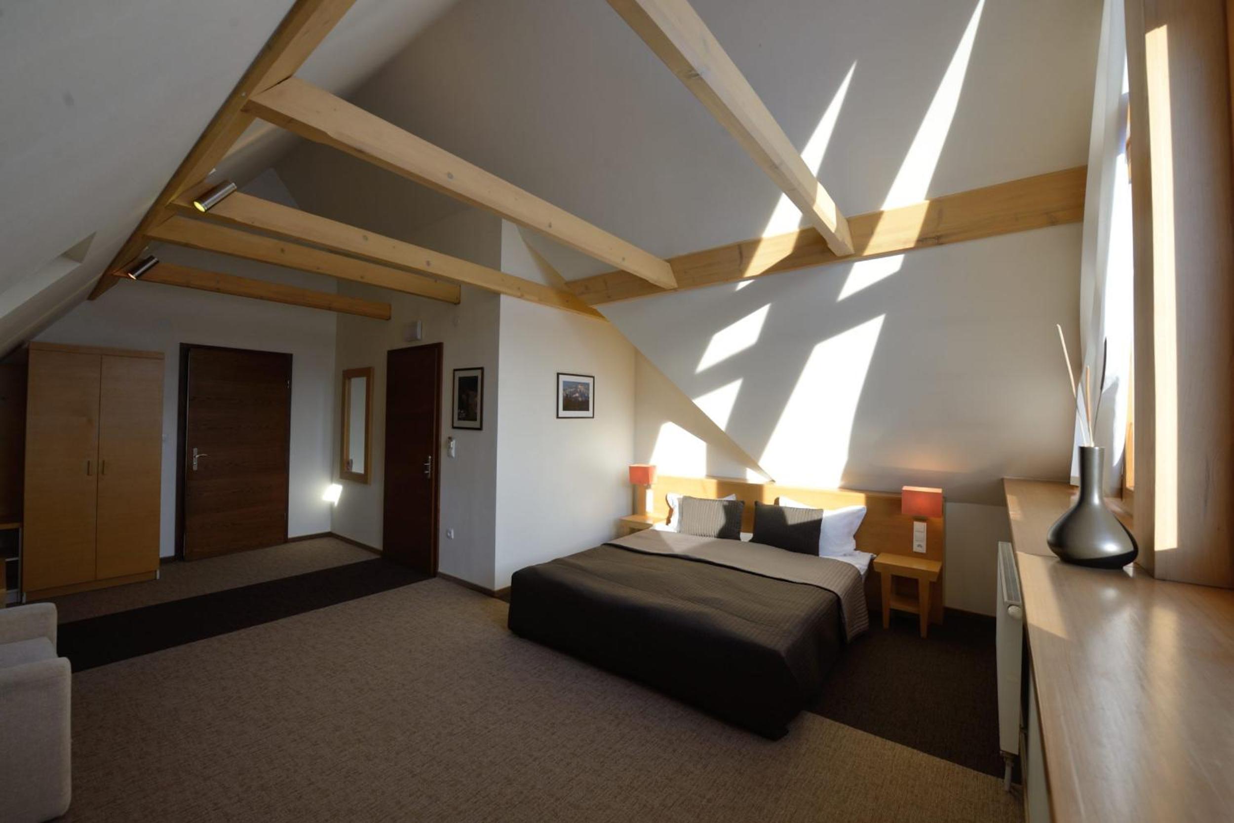Double Room - Photo 7