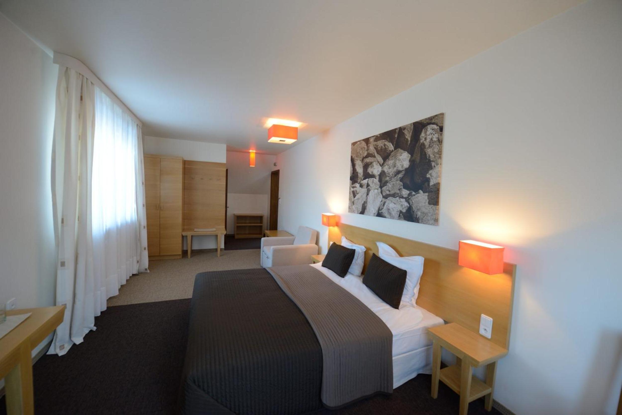 Triple Room - Photo 30