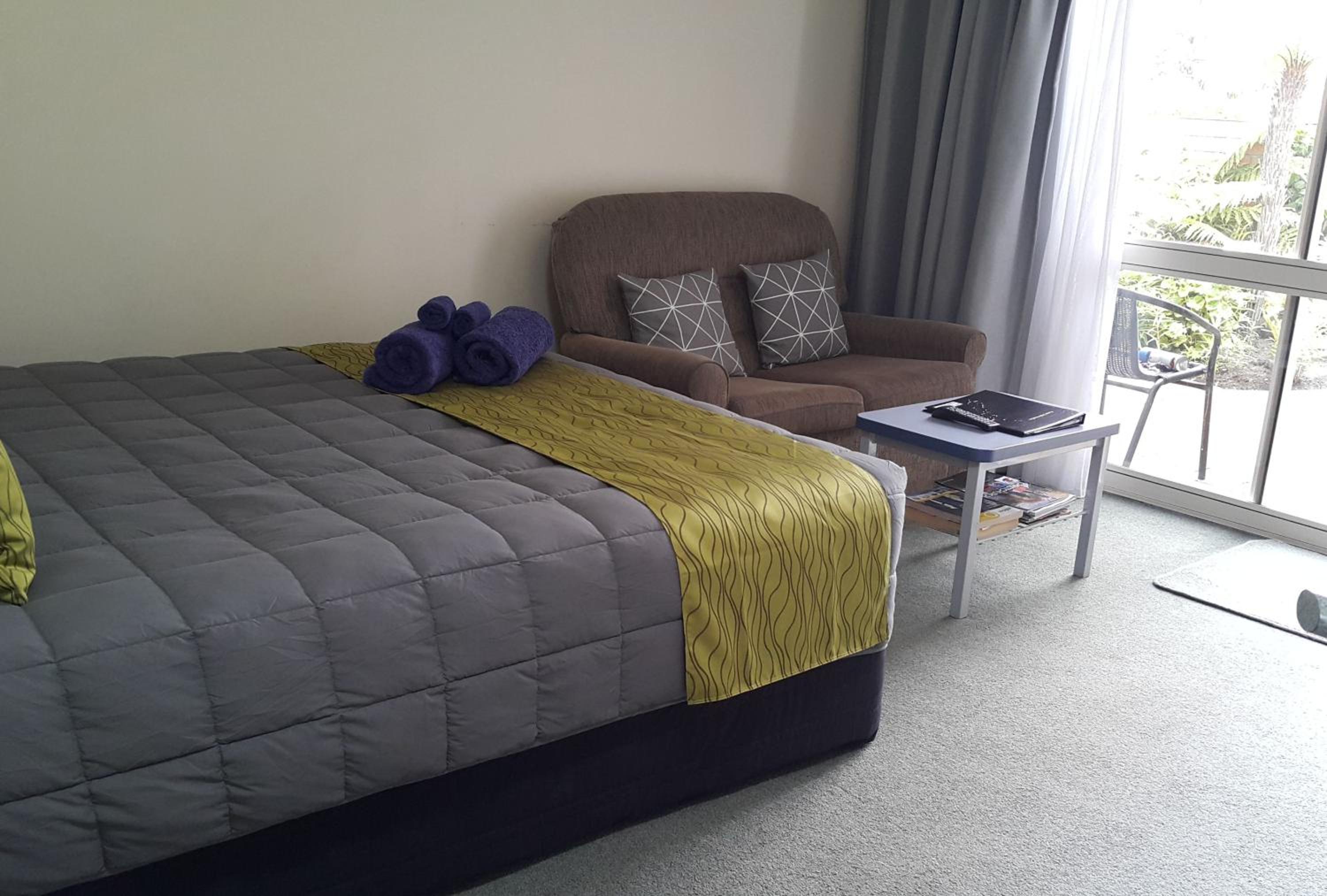 One-Bedroom Apartment - Photo 1