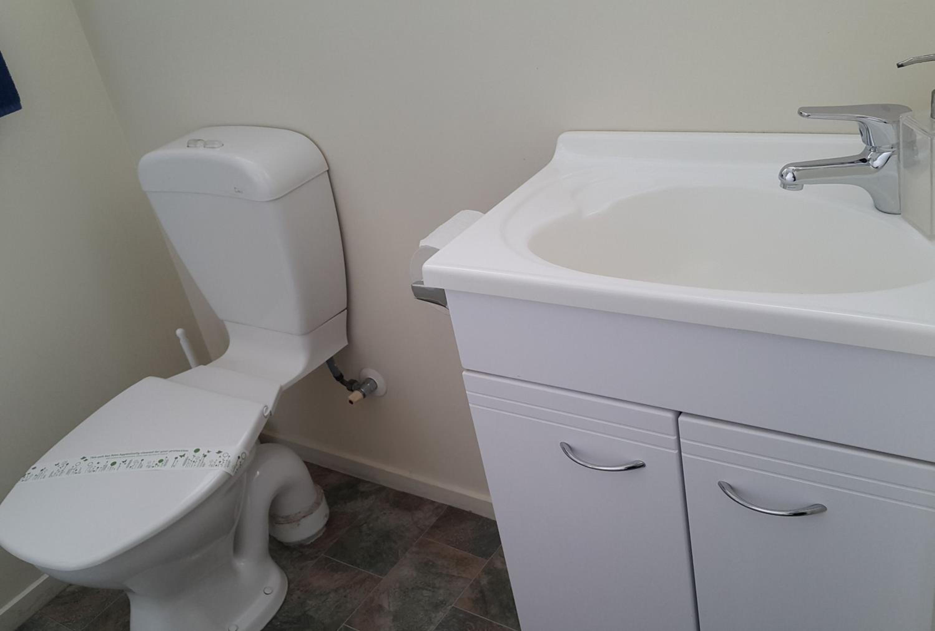 One-Bedroom Apartment - Photo 2