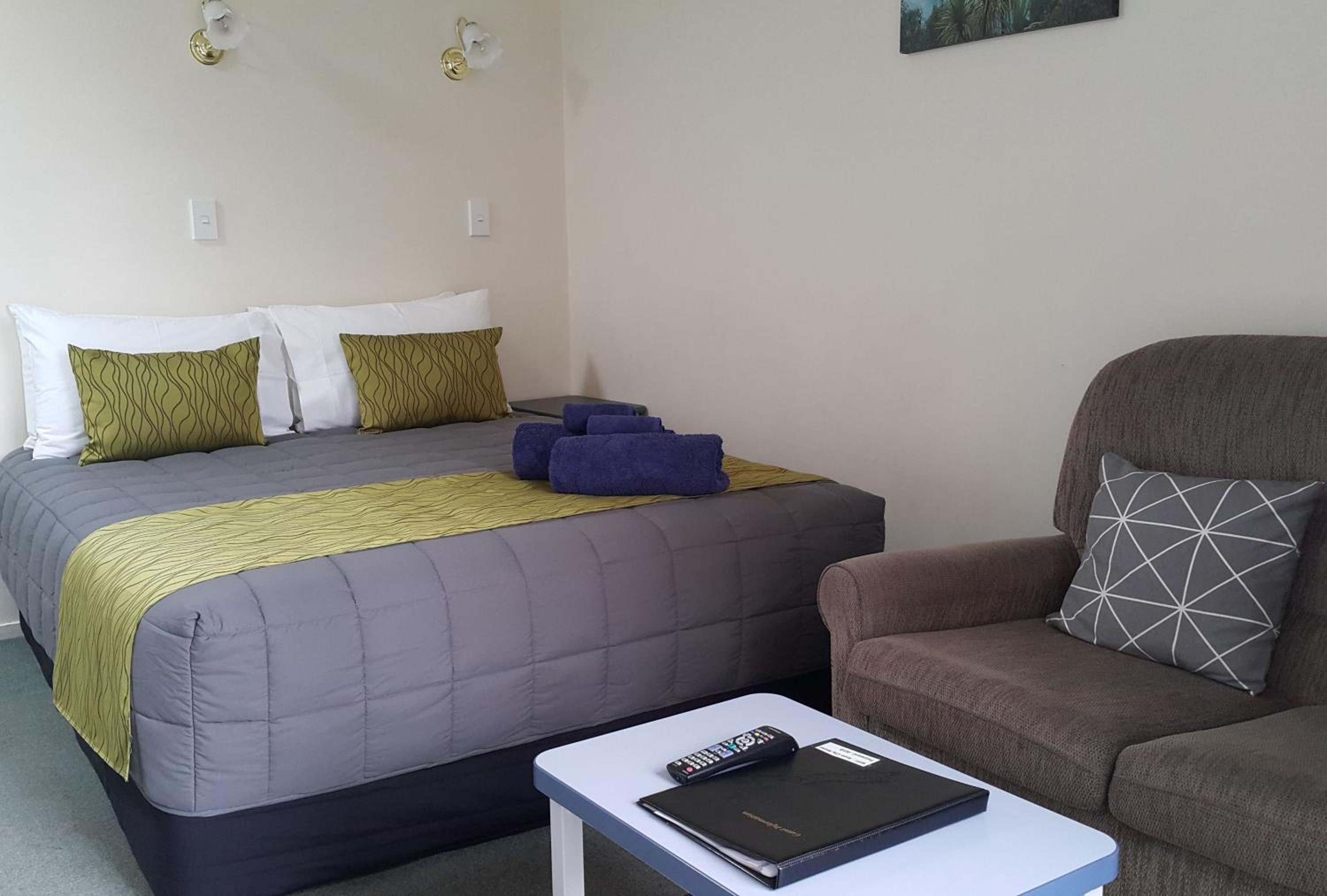 One-Bedroom Apartment - Photo 6