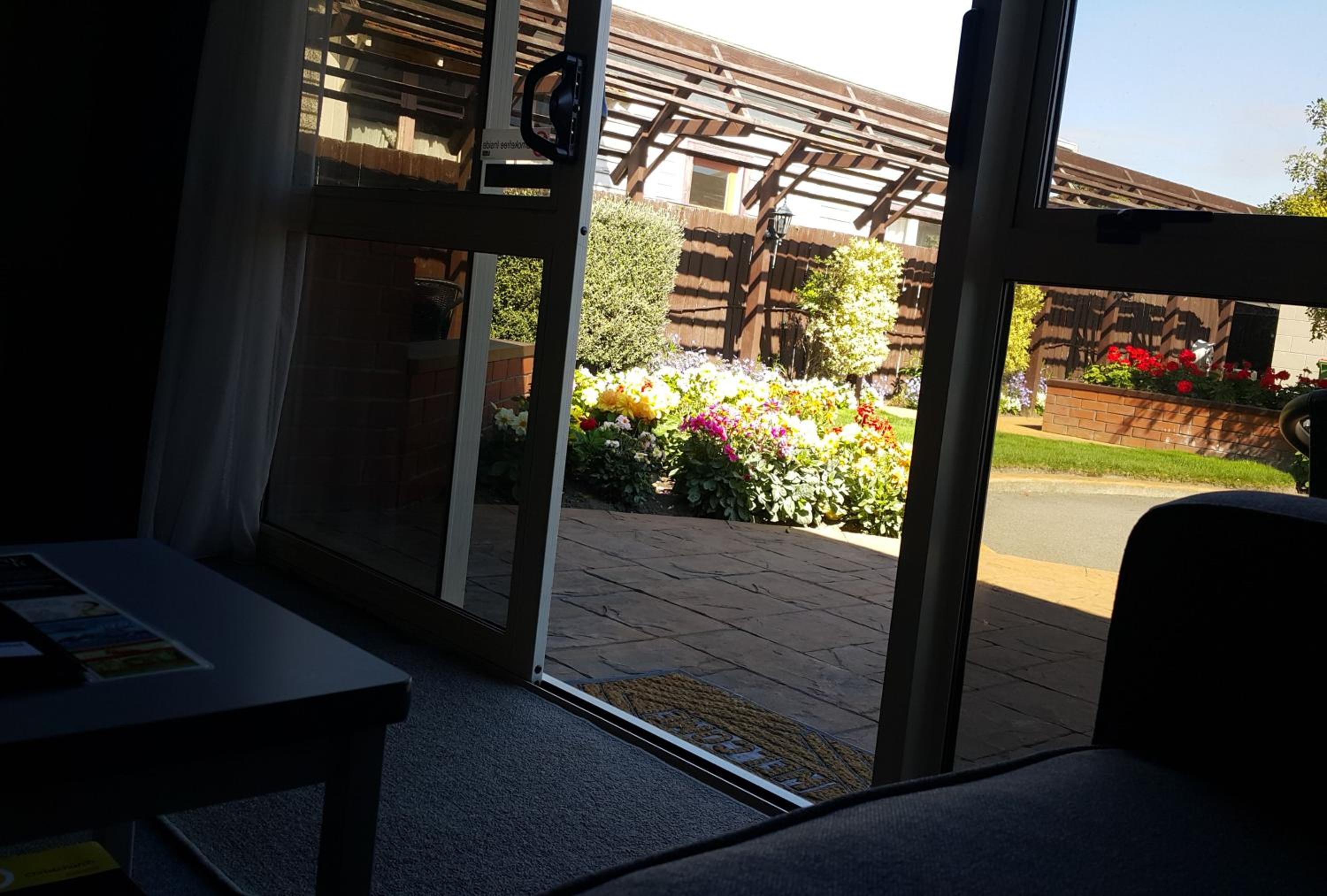 Two-Bedroom Apartment - Photo 2
