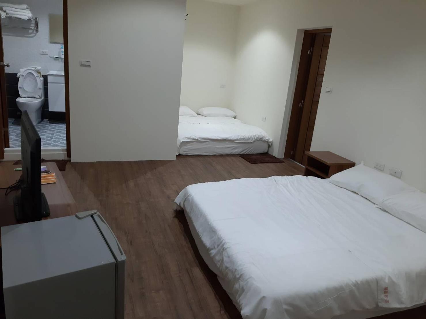 Standard Quadruple Room - Photo 10