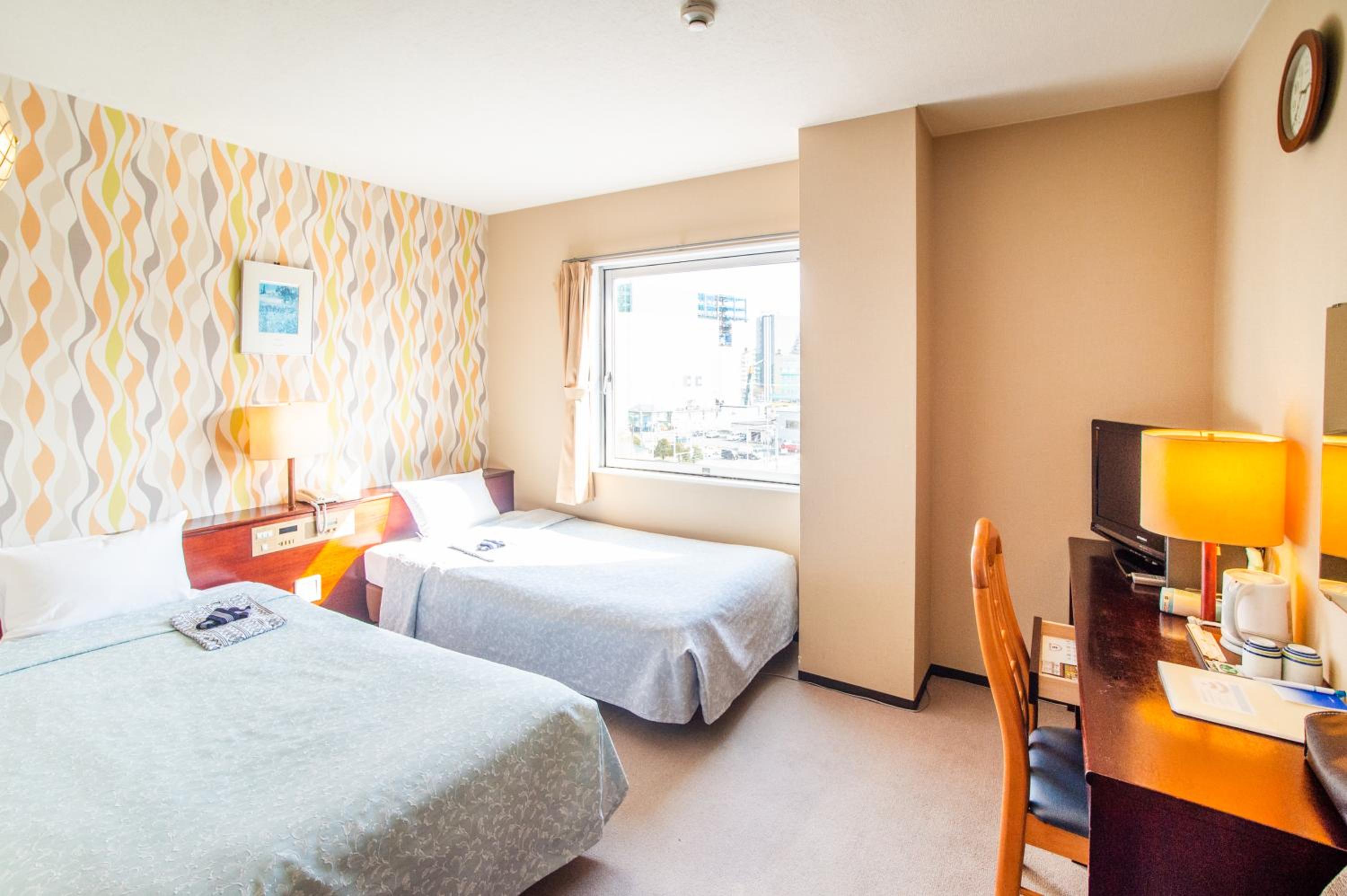 Twin Room - Non-Smoking - Photo 1
