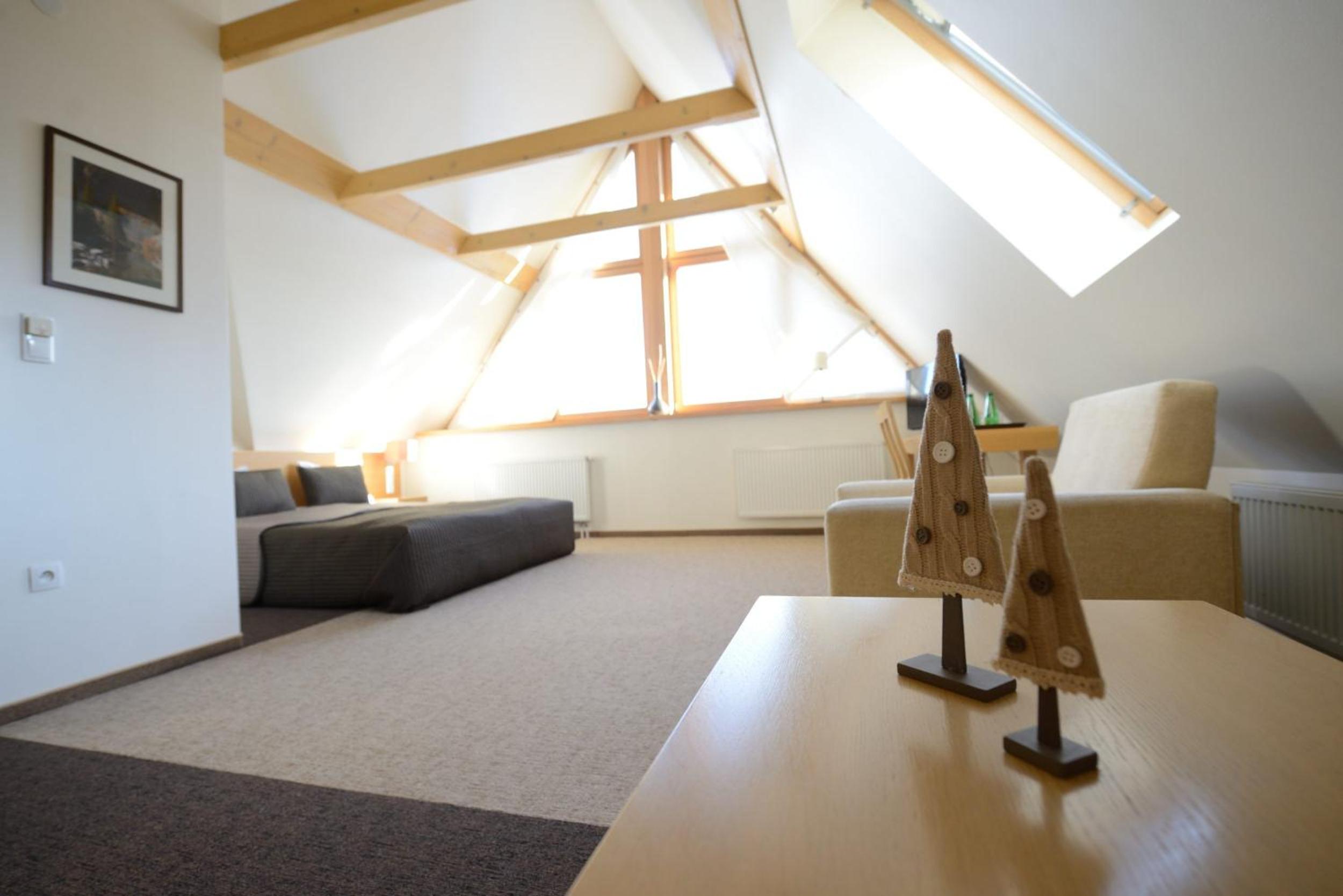 Double Room - Photo 8