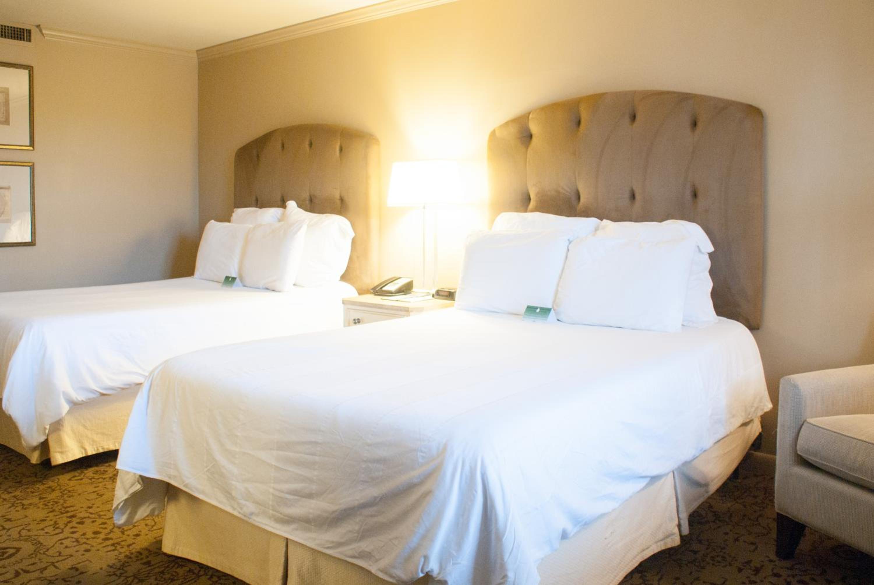 Double Room with Two Double Beds - Photo 2