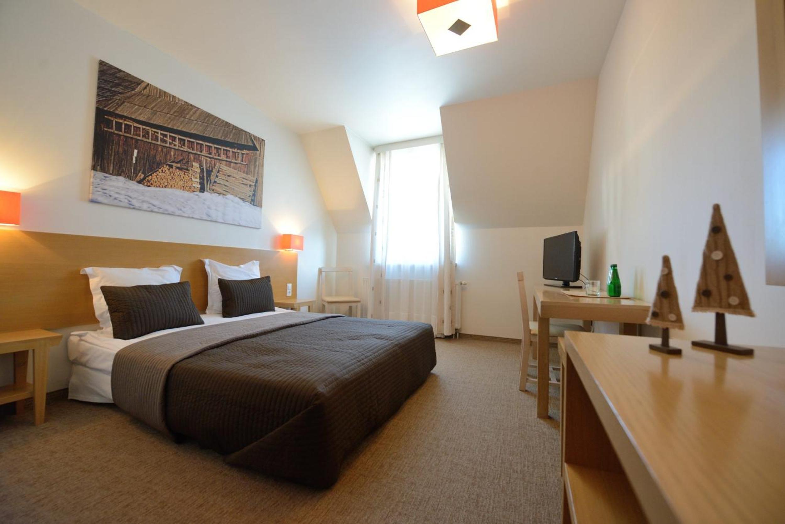 Double Room - Photo 14