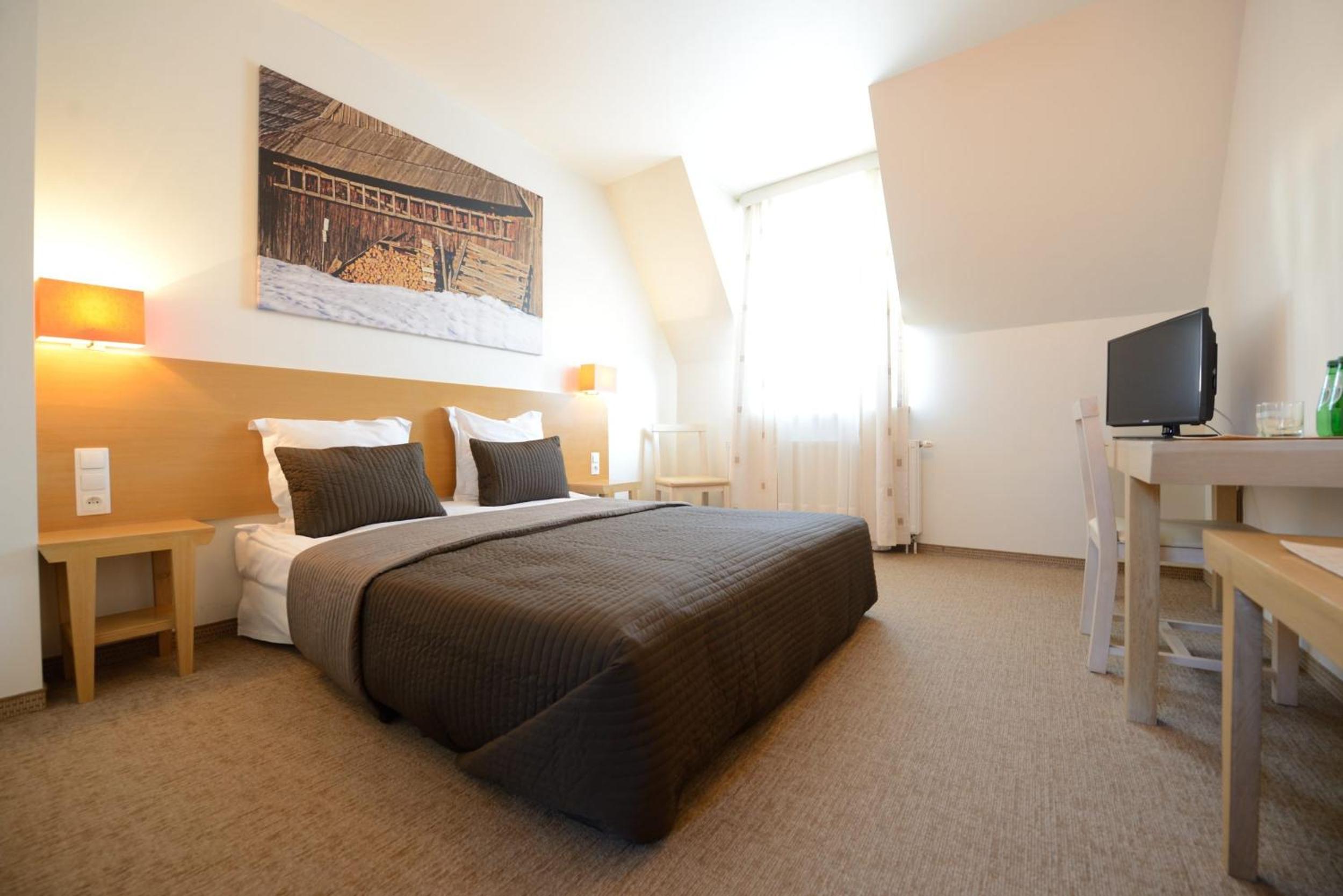 Double Room - Photo 6