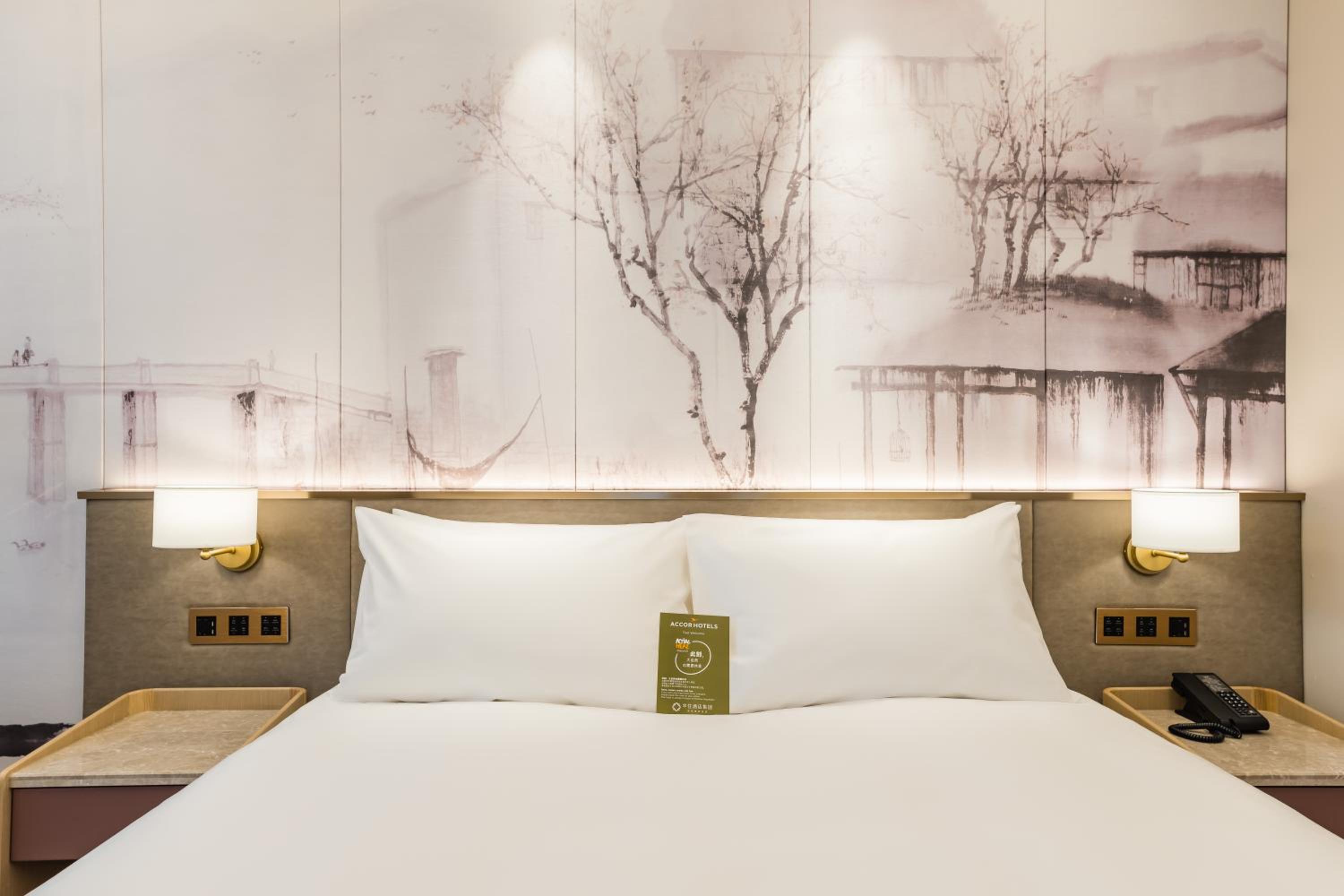Standard King Room - Photo 7