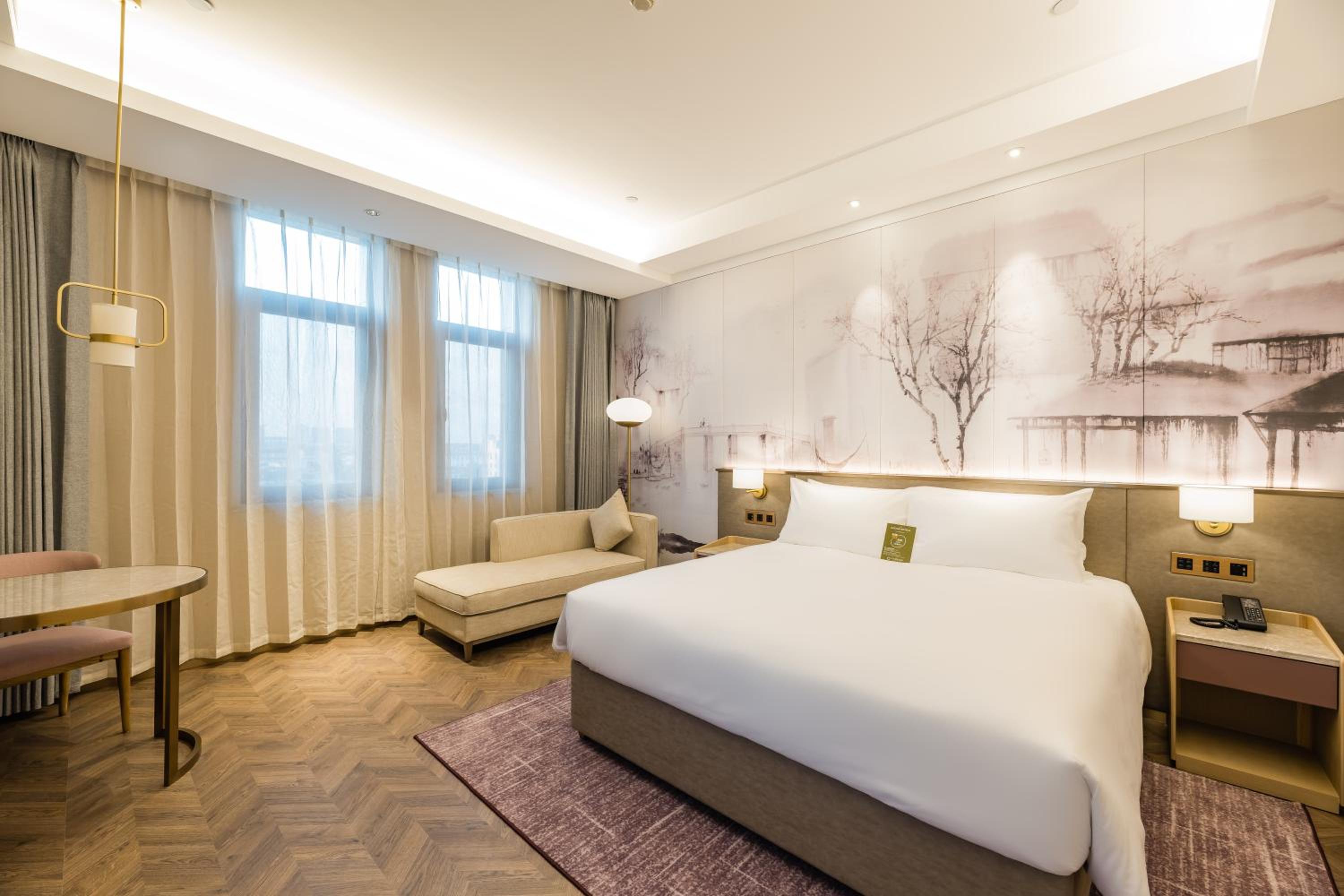 Standard King Room - Photo 8