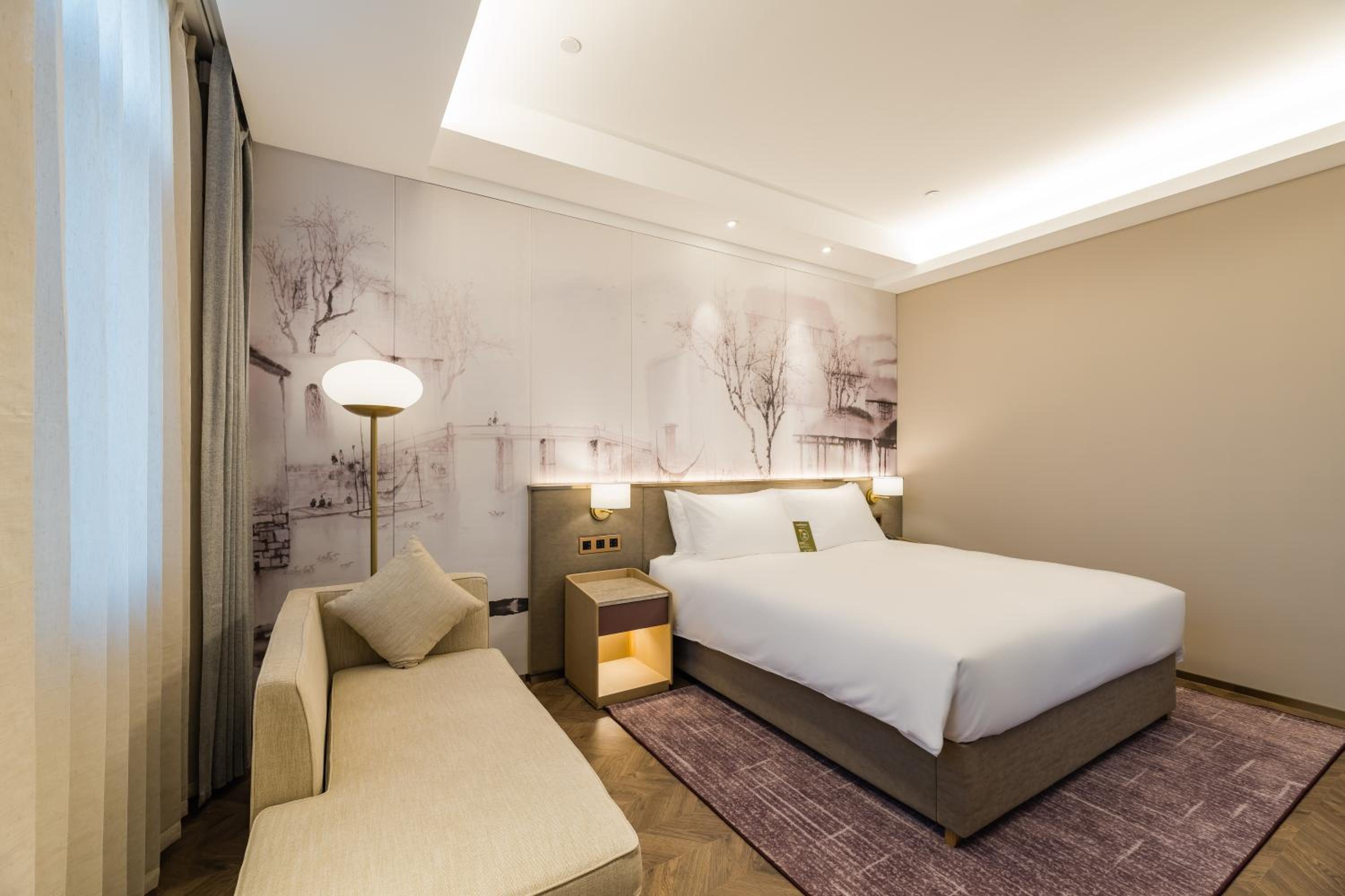 Deluxe King Room - Photo 3