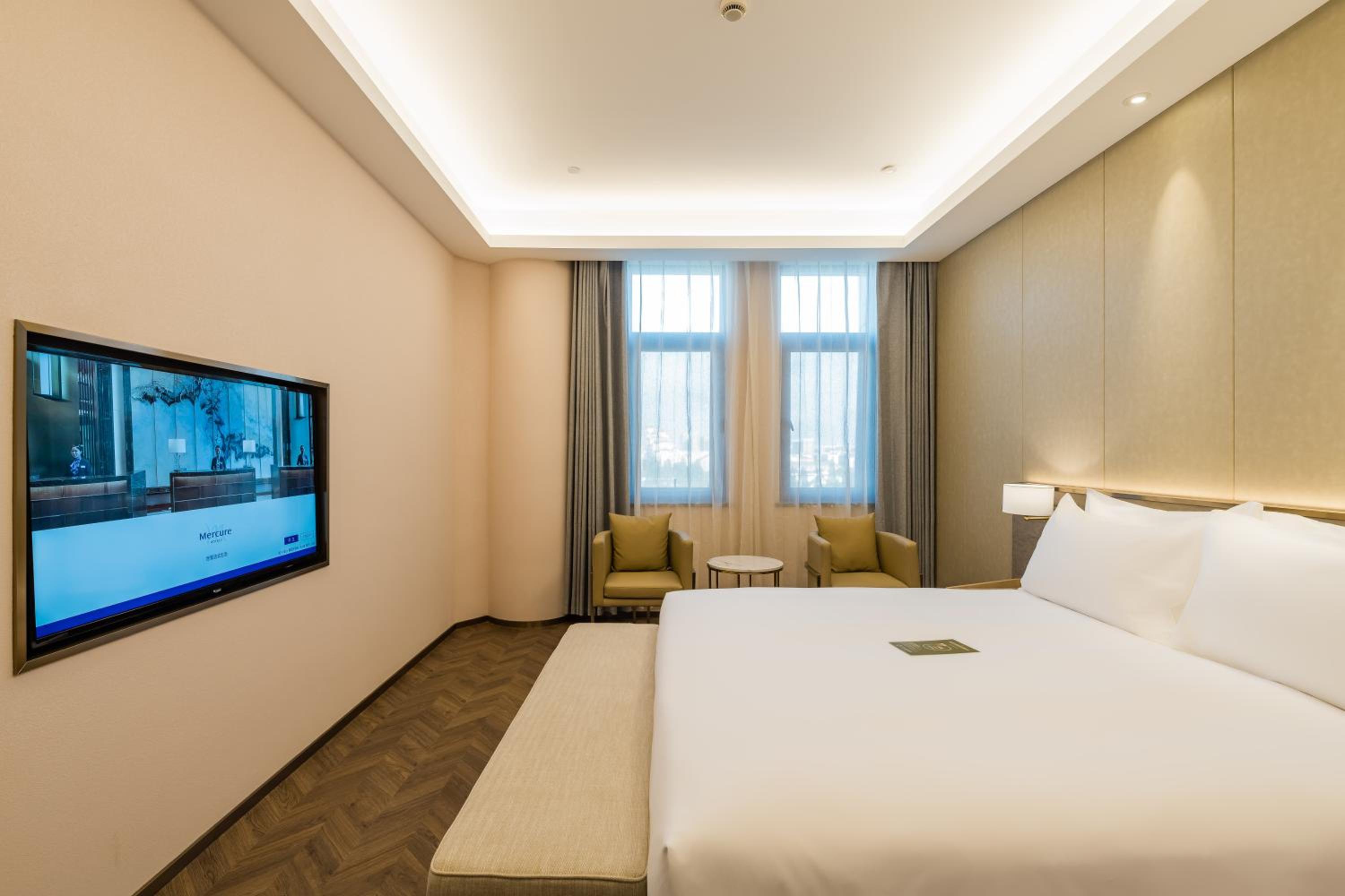 Deluxe King Room - Photo 1
