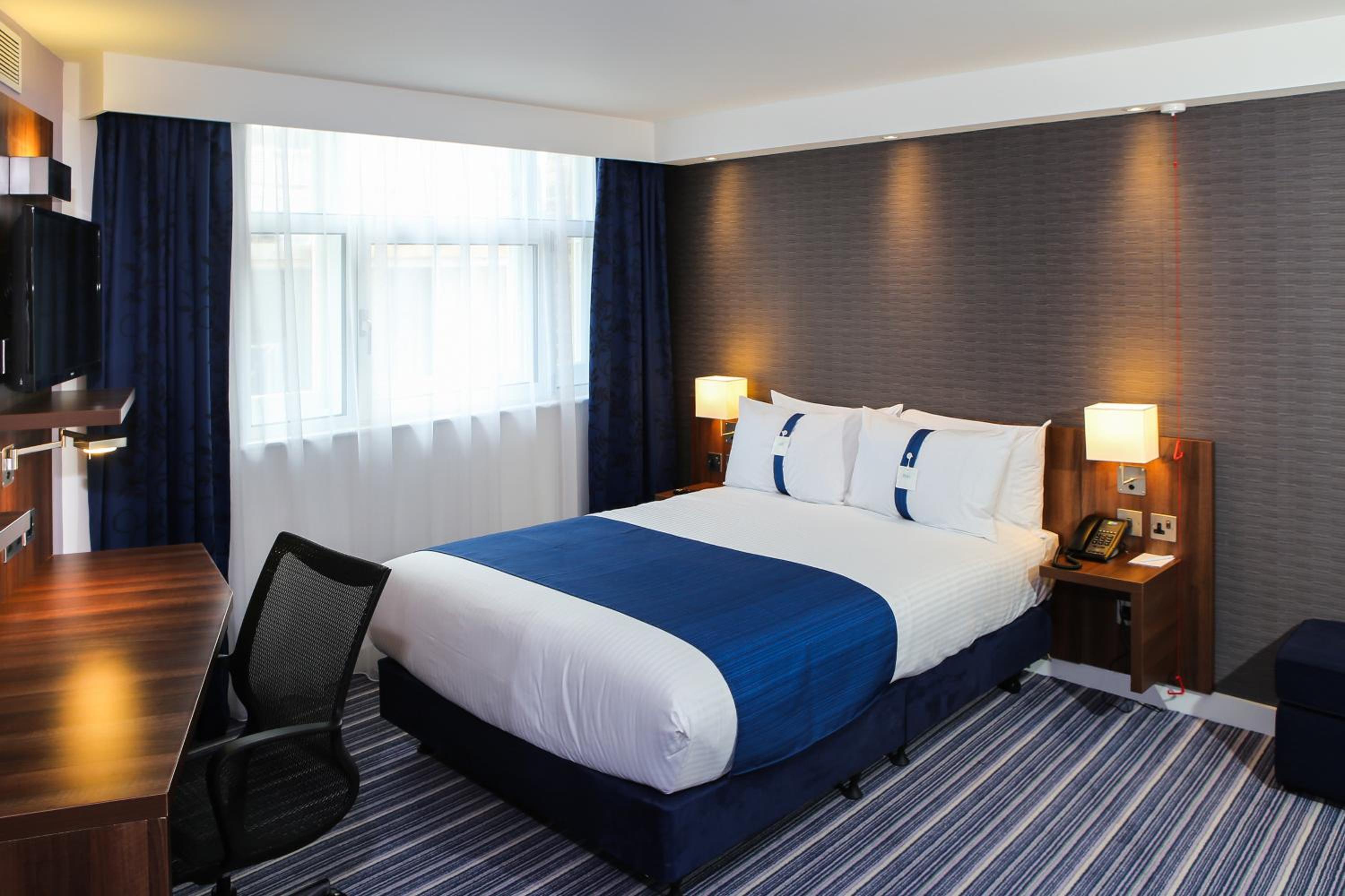Standard Double Room with Free Hot Breakfast