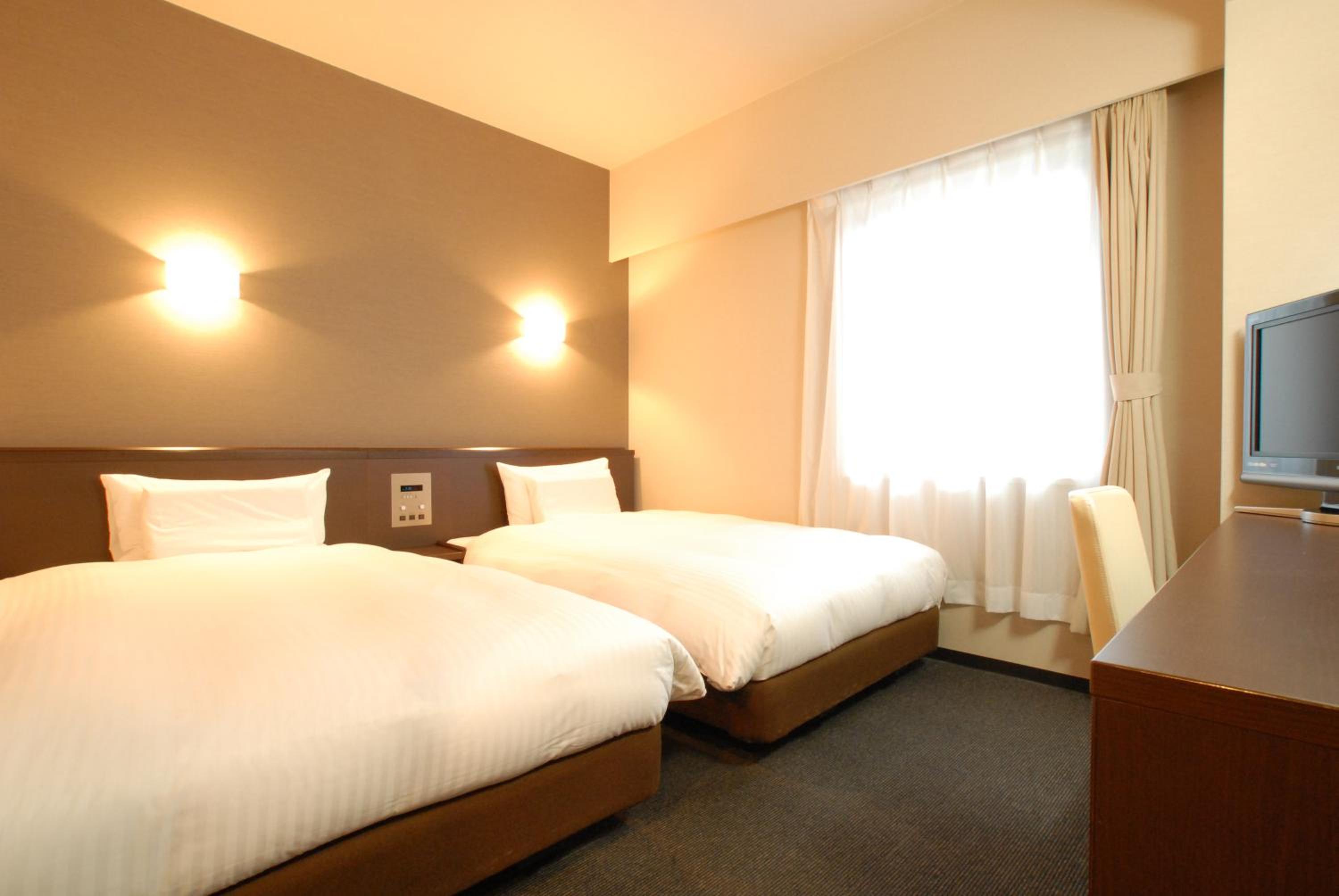Twin Room - Non-Smoking - Photo 1