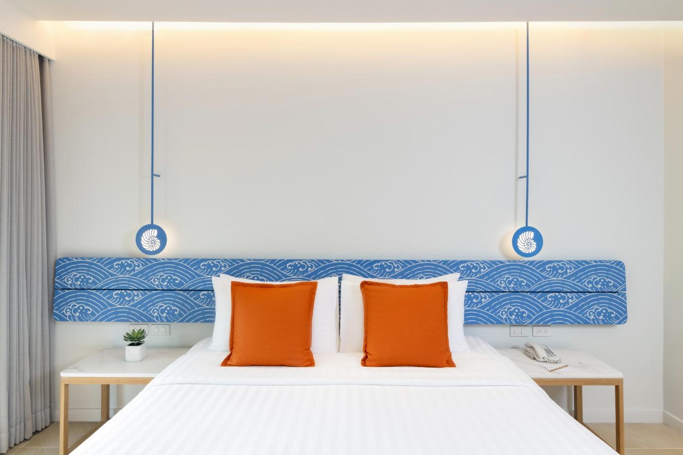 Premier King Room With Garden View - Photo 5