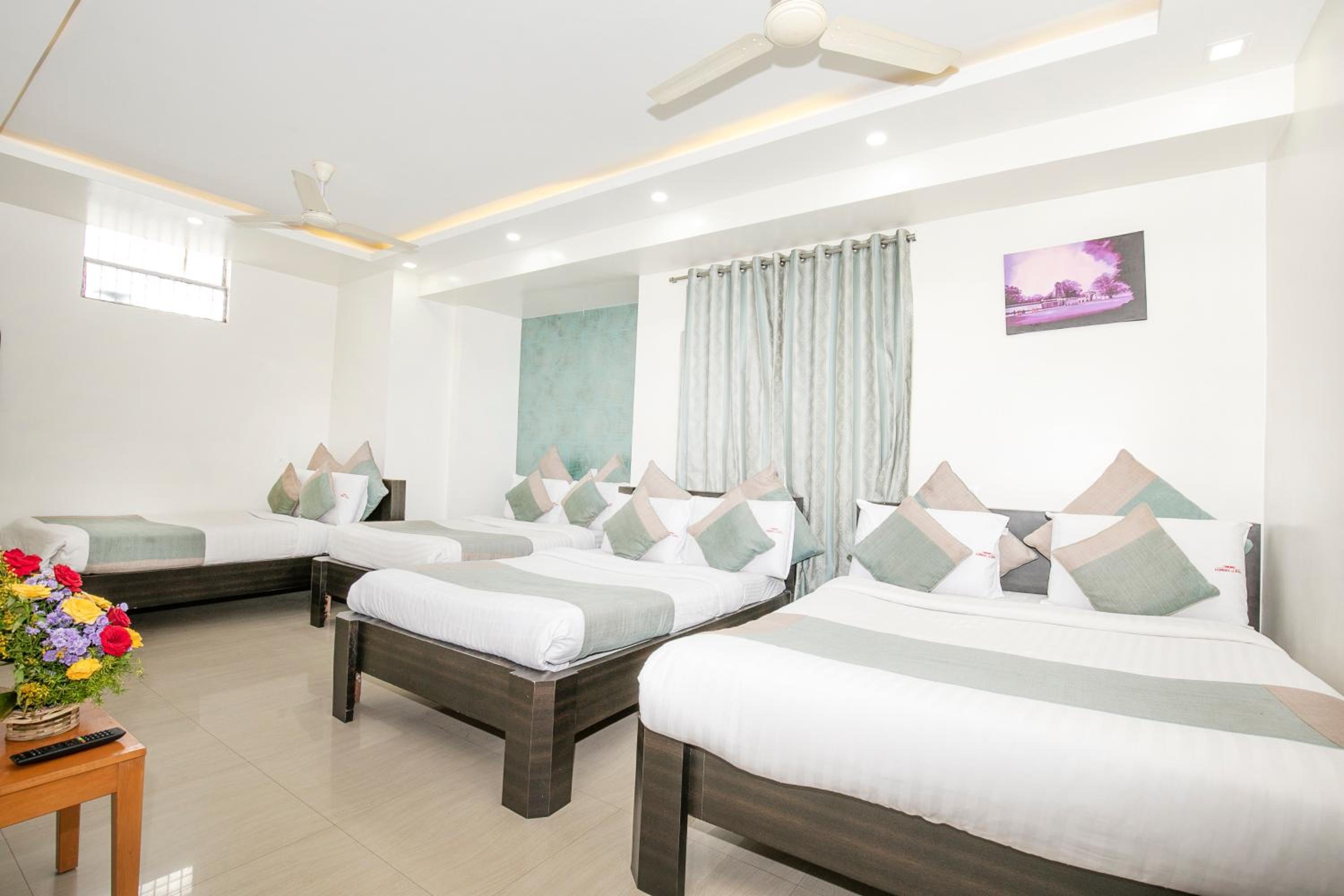 Deluxe Family Room