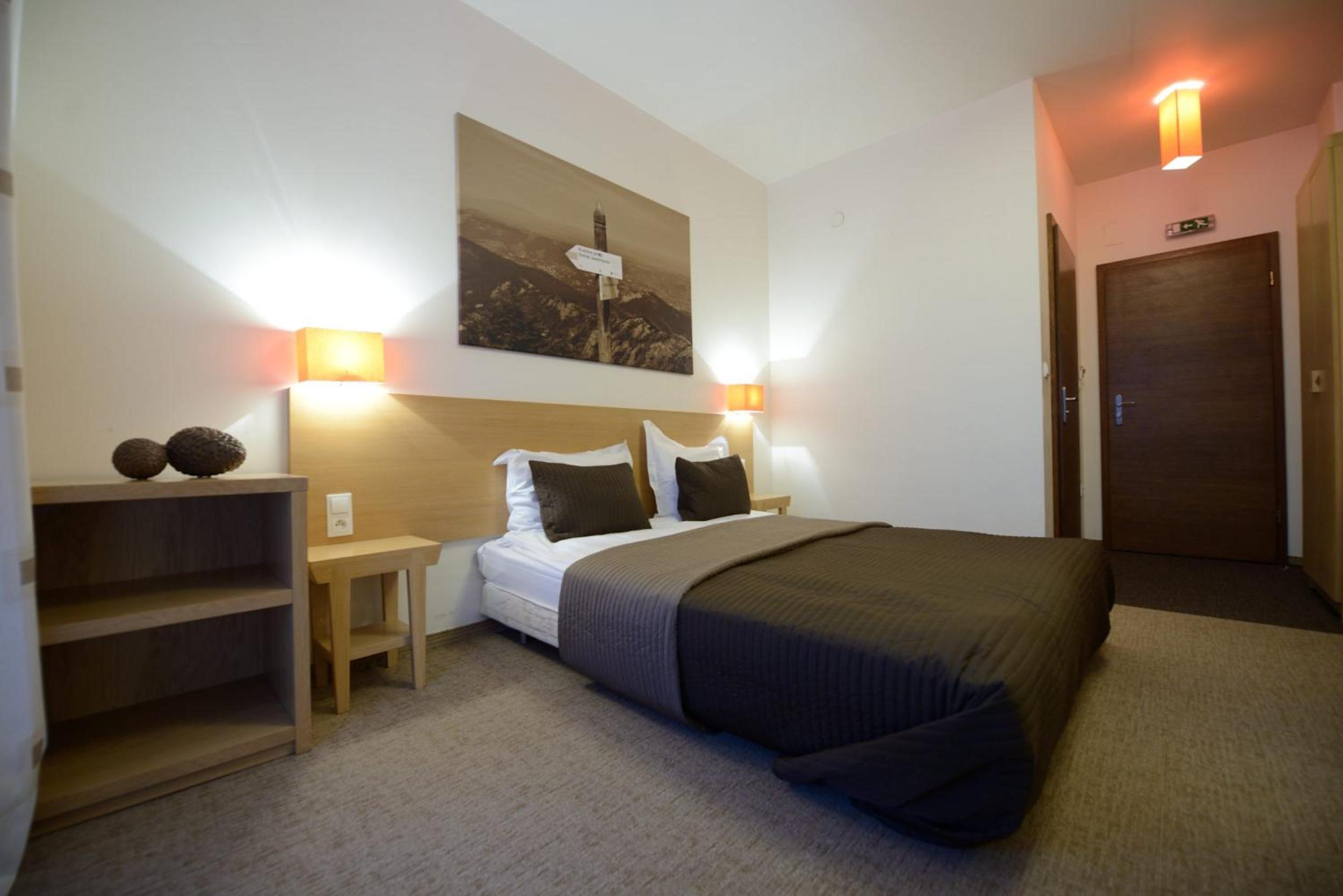 Double Room - Photo 11