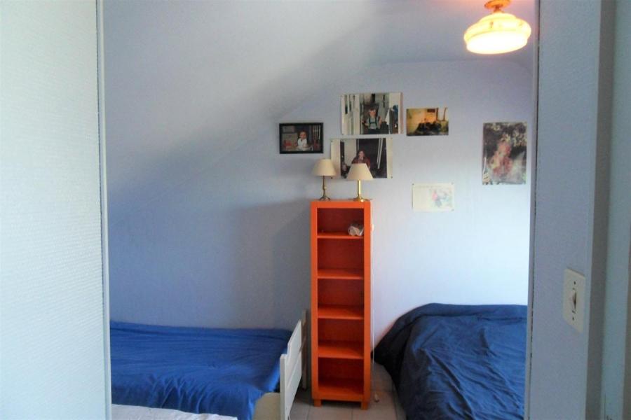 Four-Bedroom House photo 2