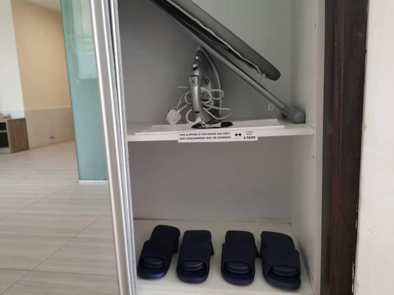 Family Room with Private Bathroom - Photo 6