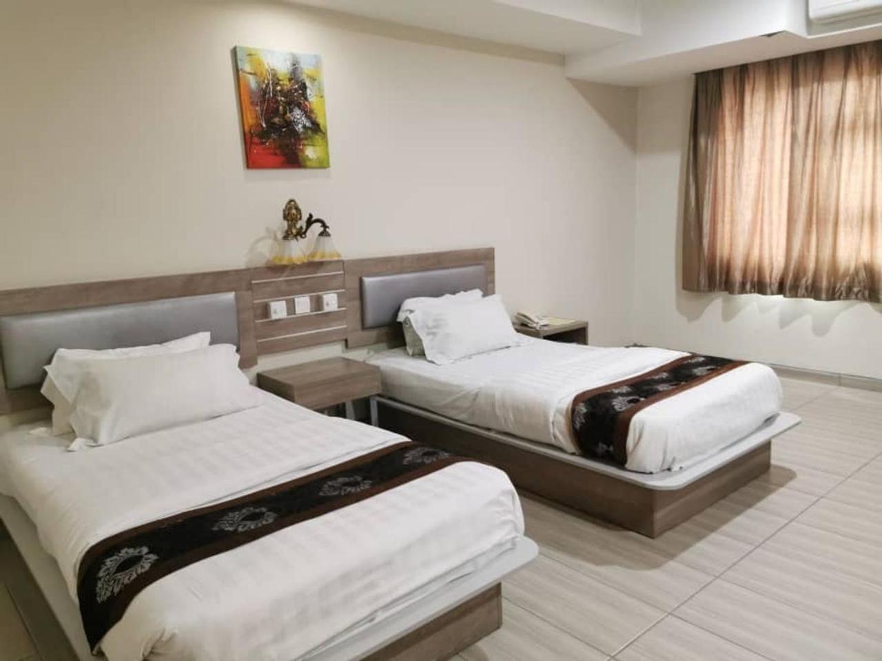 Deluxe Twin Room - Photo 2