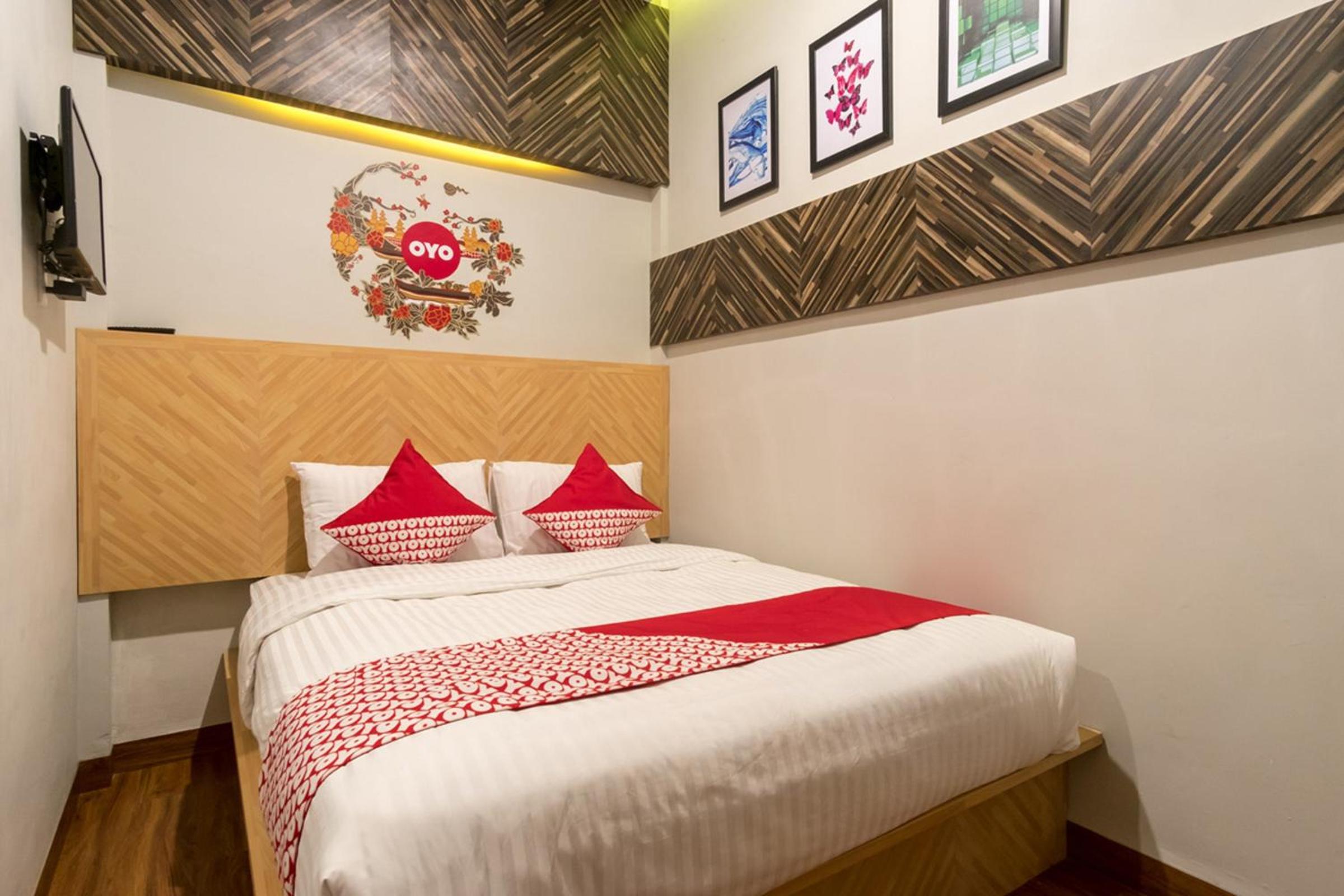 Standard Double Room - Photo 8