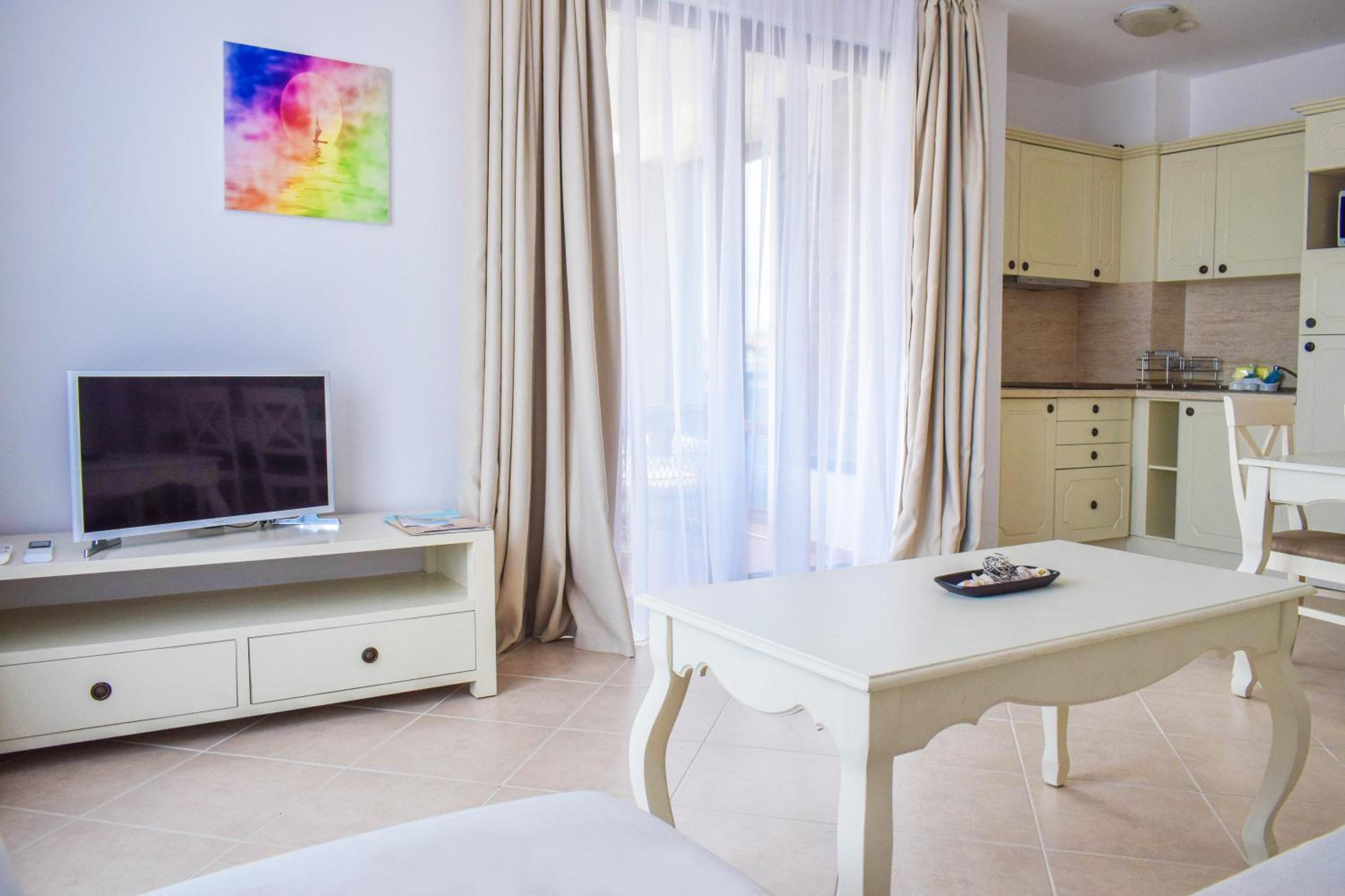 Standard Two-Bedroom Apartment with Balcony (4 Adults + 2 Children)  photo 1