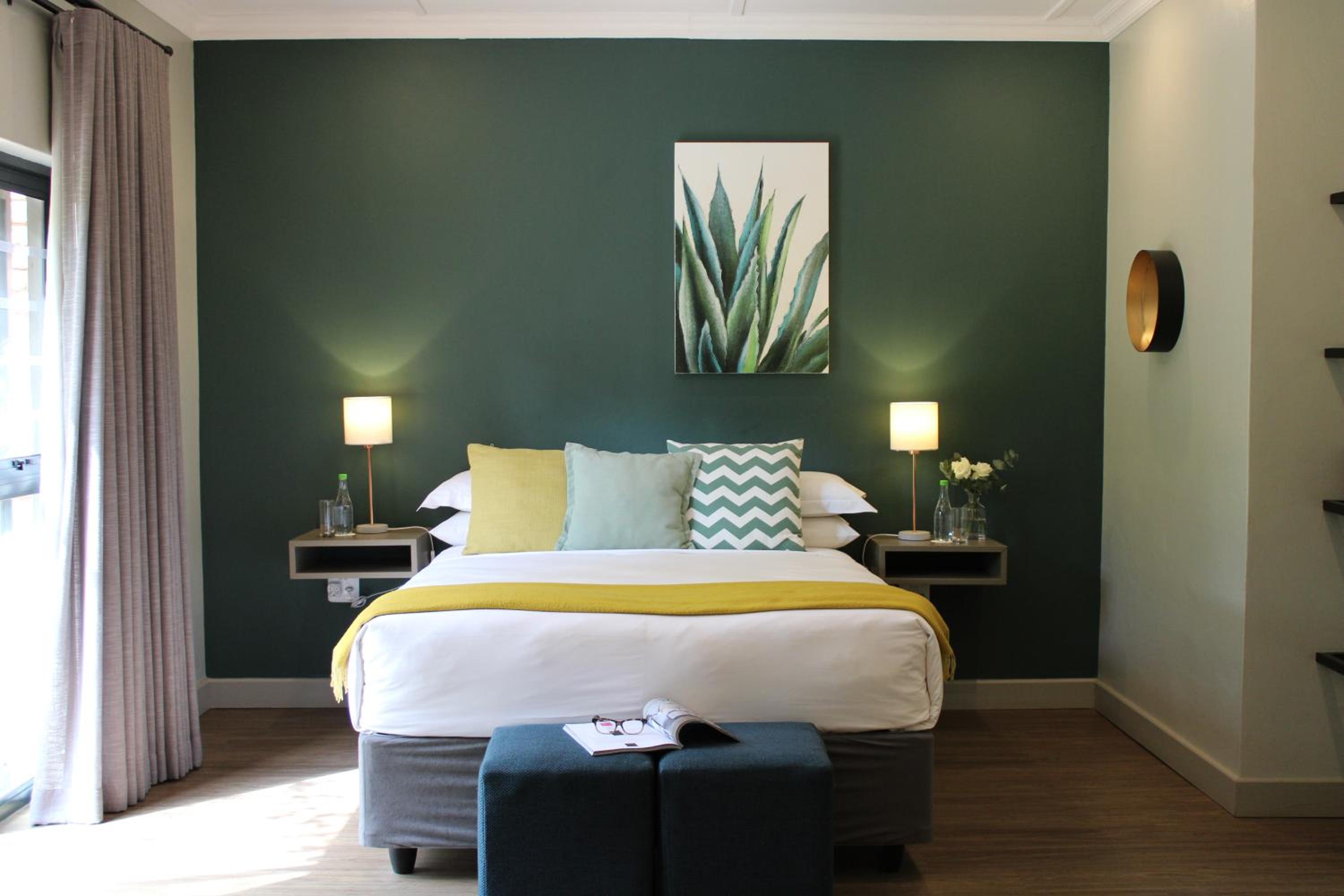 Queen Room with Garden View - Photo 1