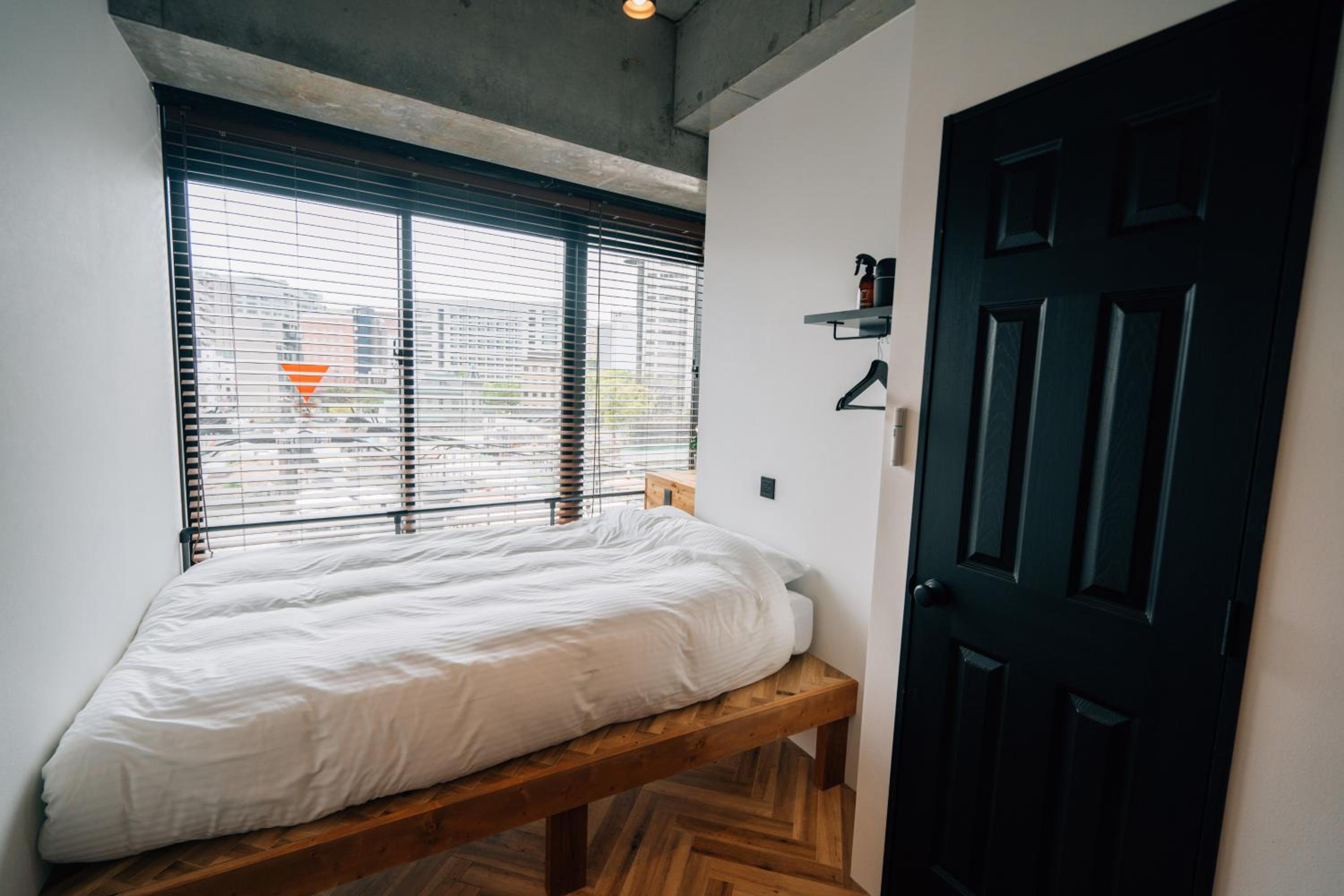 Standard Room with River View (1 Double Bed) - Non-Smoking - No Cleaning for Consecutive Night Stays photo 1