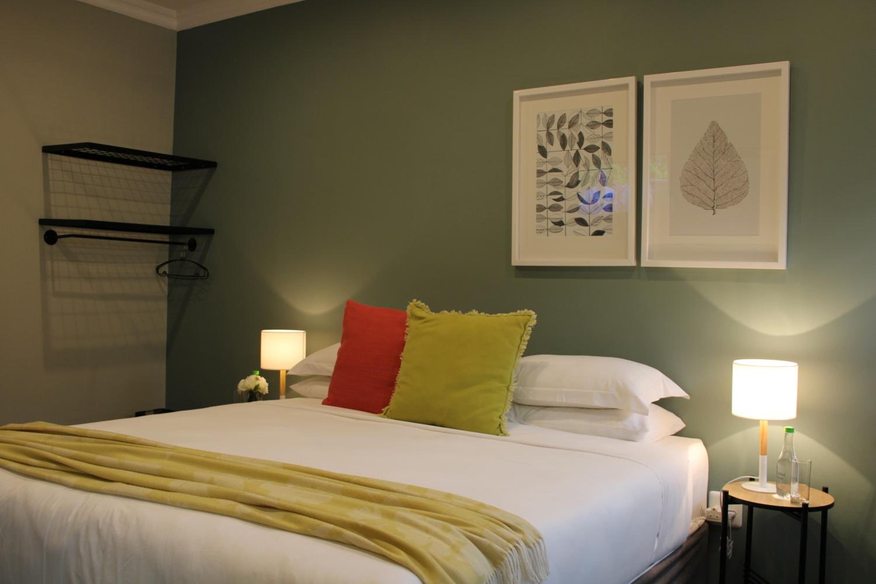 Standard Twin Room - Photo 4
