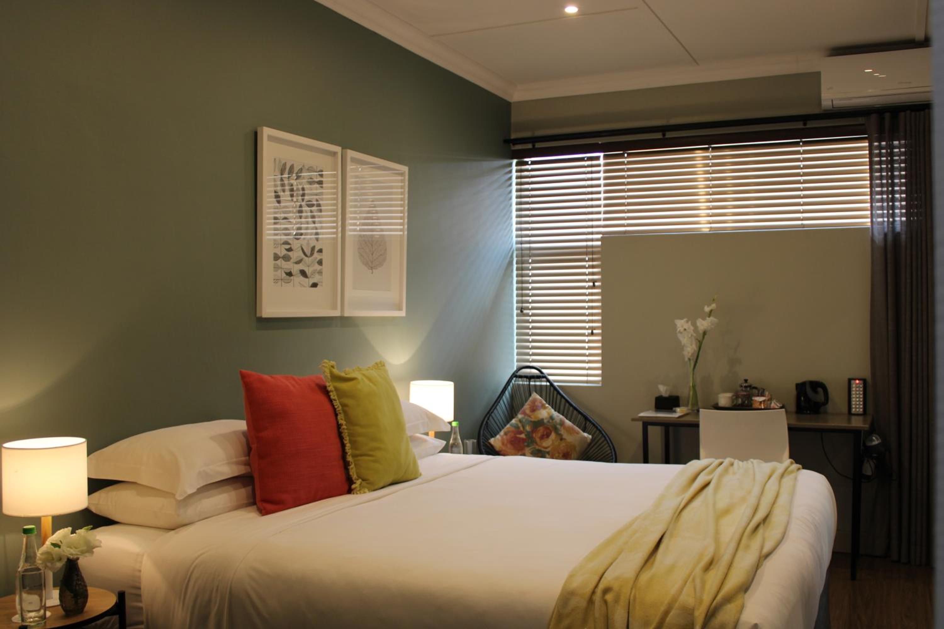 Standard Twin Room - Photo 1