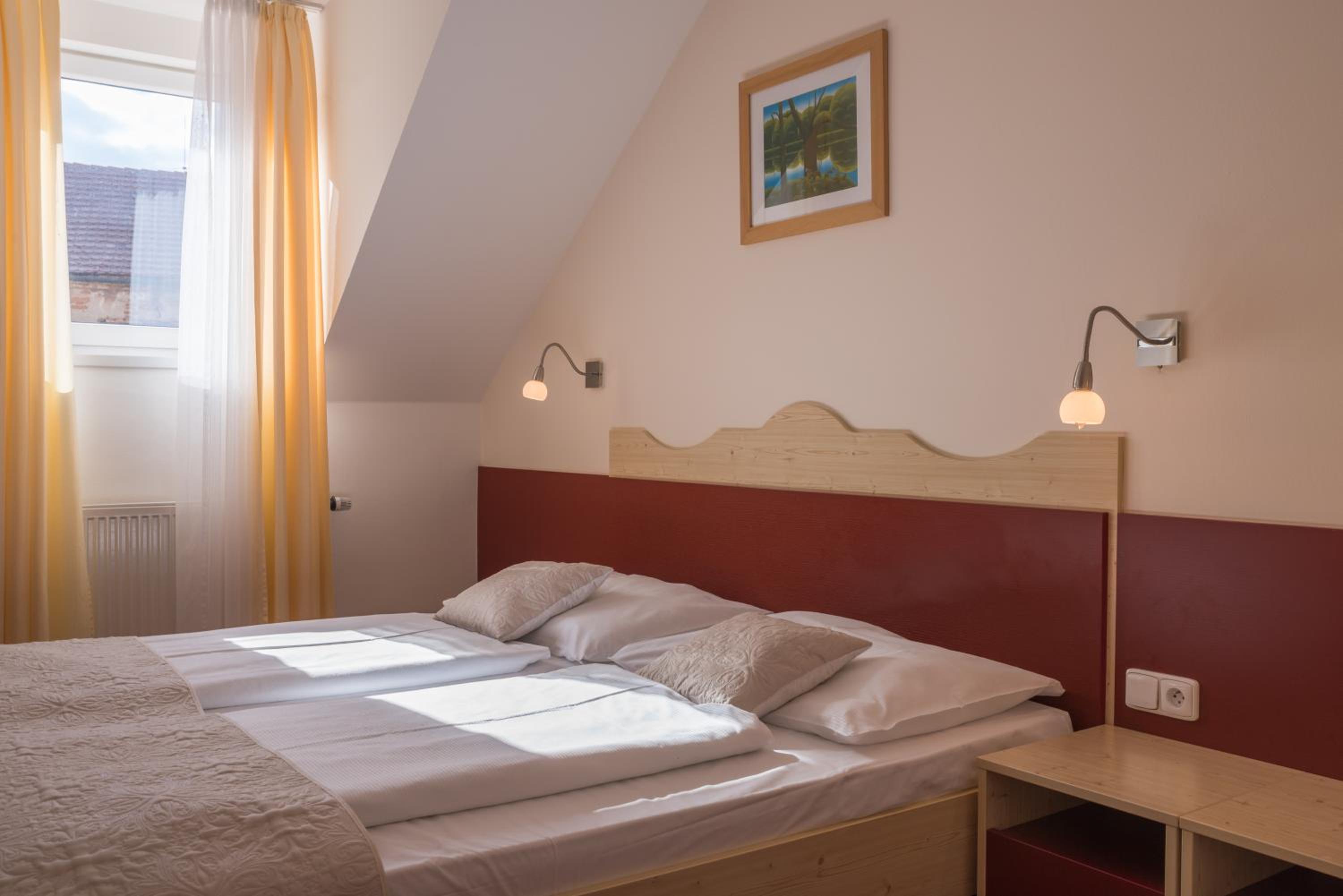 Double Room - Photo 15
