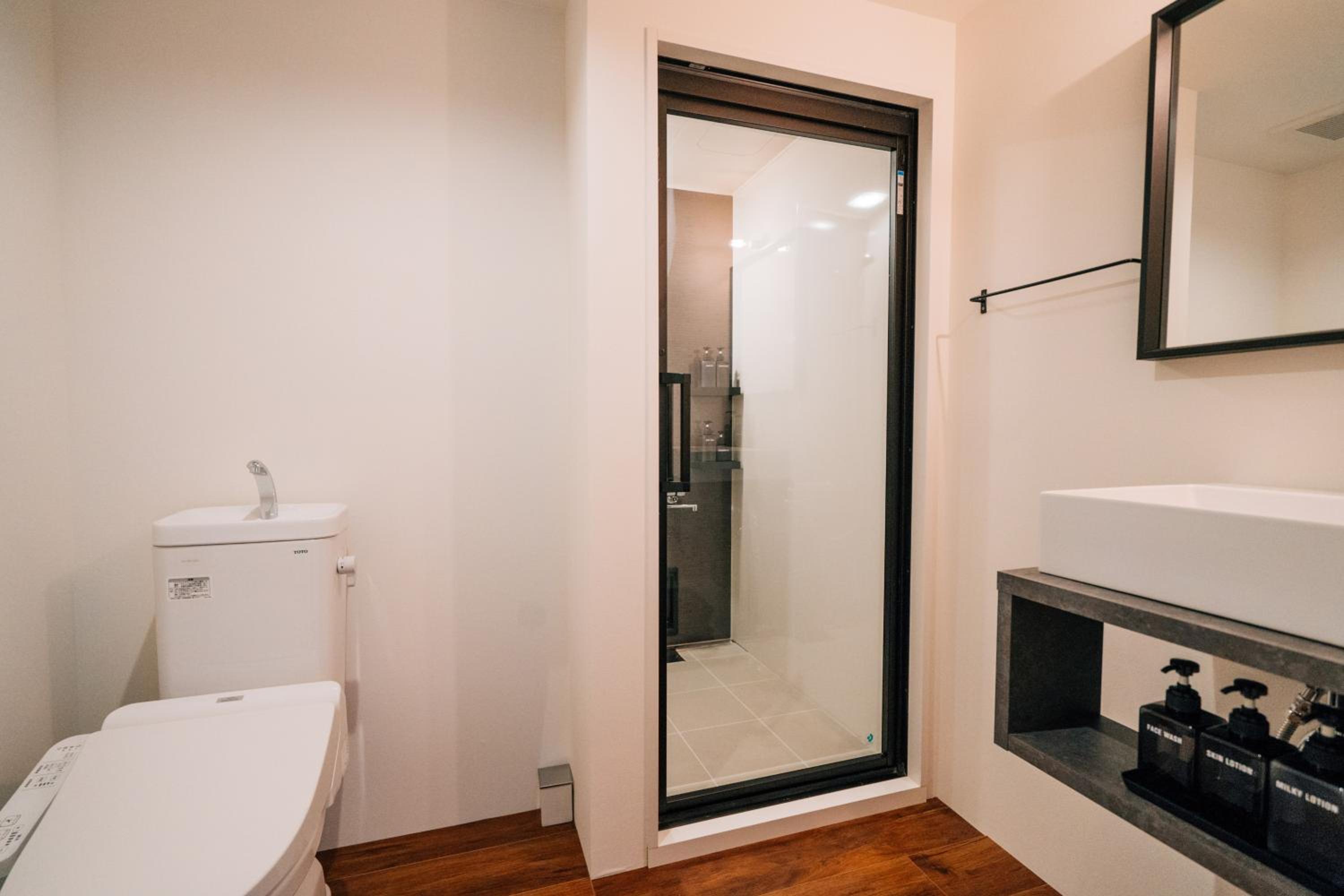 Deluxe Room with Shower and River View (2 Double Beds and 2 Single Beds) - Non-Smoking - No Cleaning for Consecutive Night Stays - Photo 17