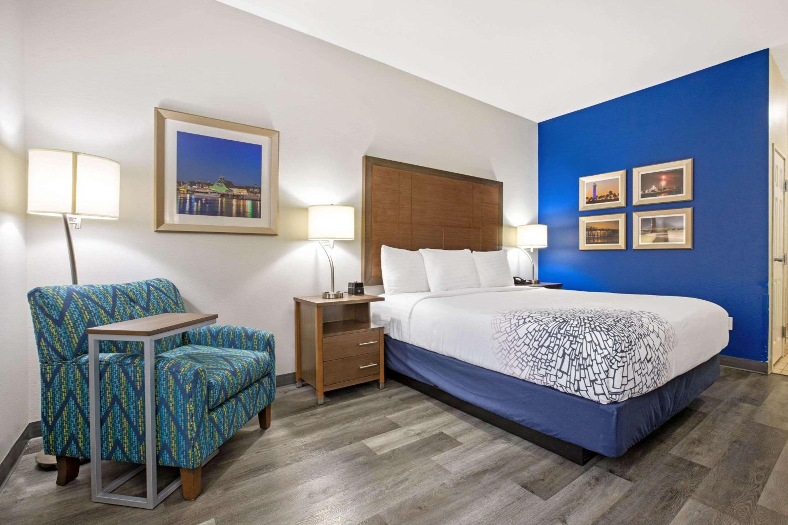 King Room - Mobility Access/Non-Smoking photo 2
