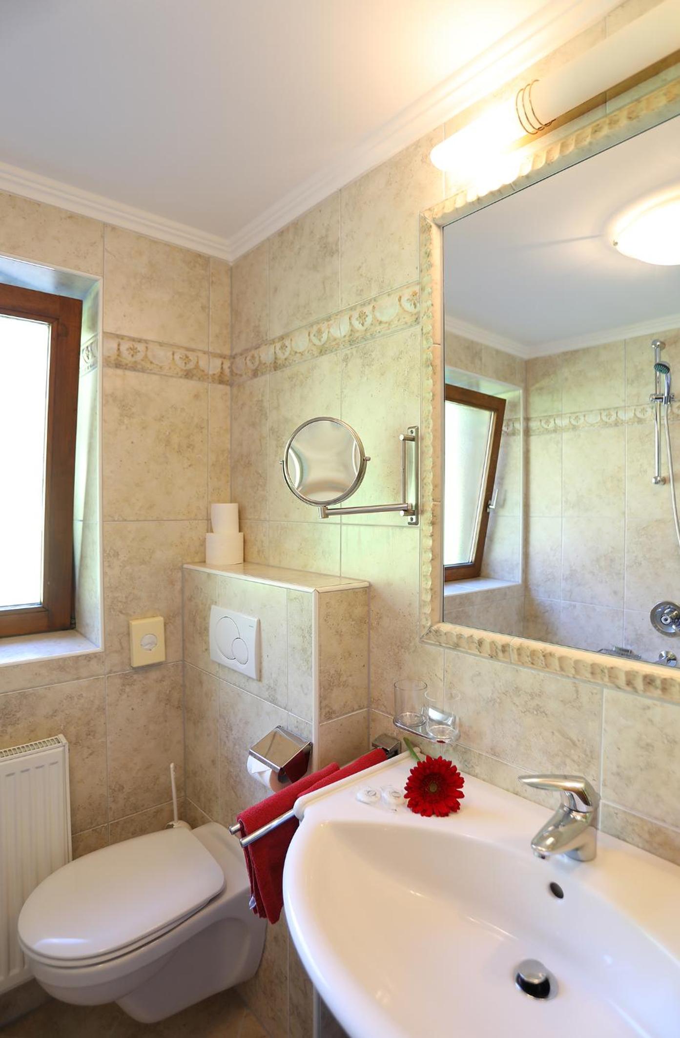 Standard Double Room - Photo 7