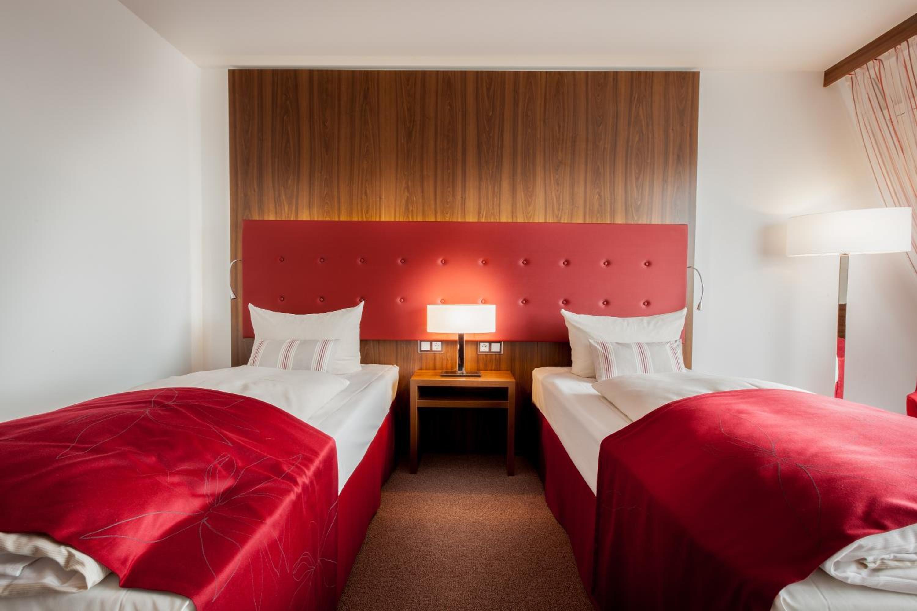 Standard Apartment with Twin Beds - Photo 1