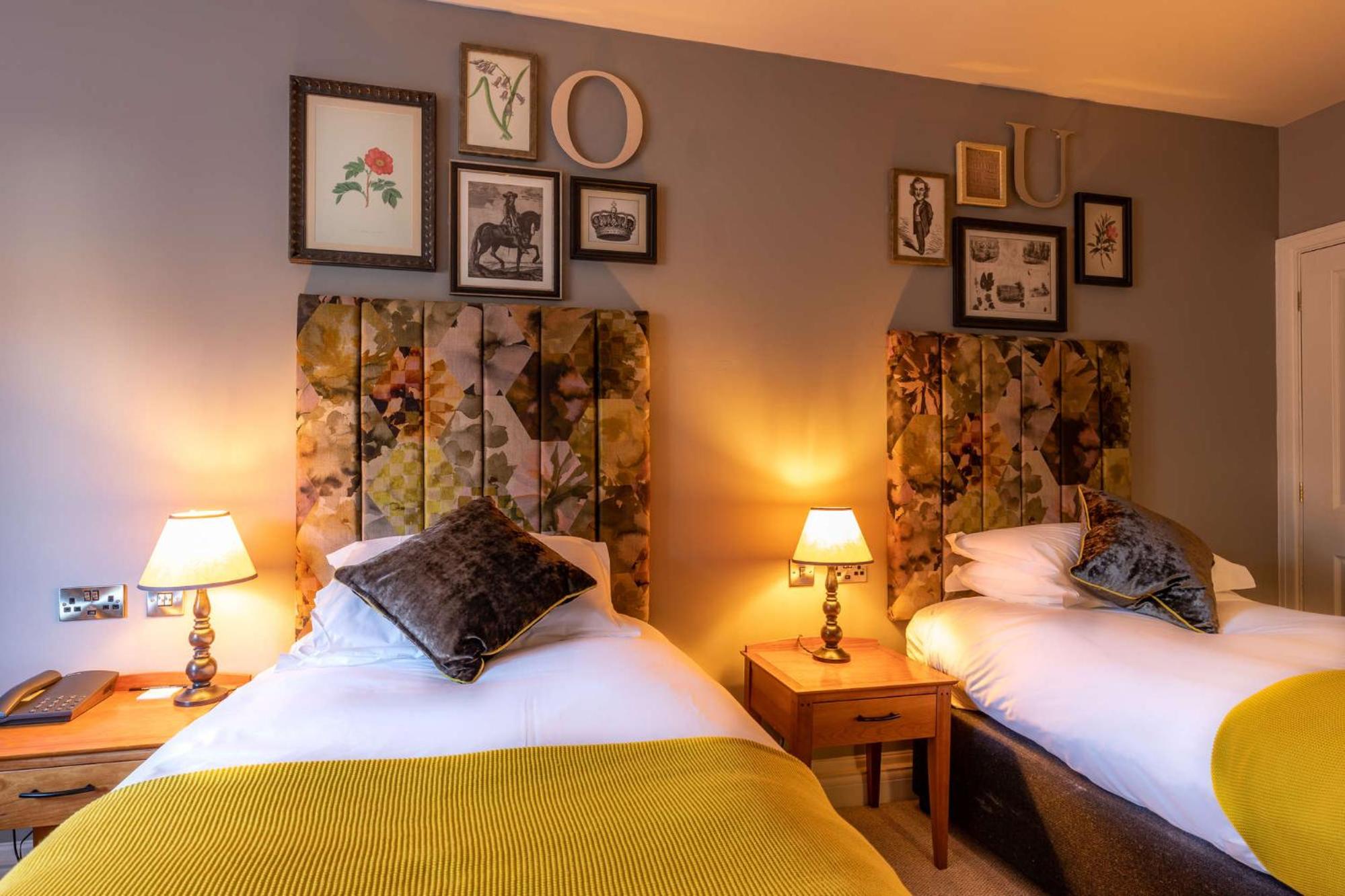 Classic Twin Room - Photo 2