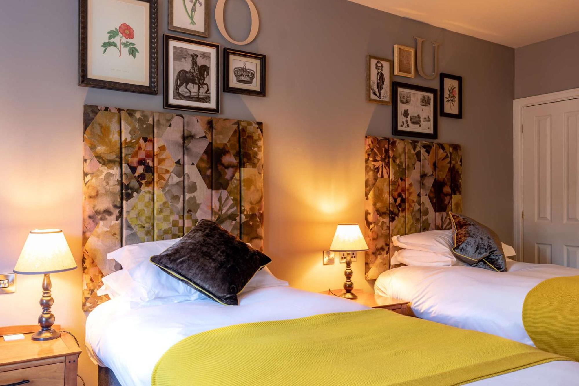 Classic Twin Room - Photo 3