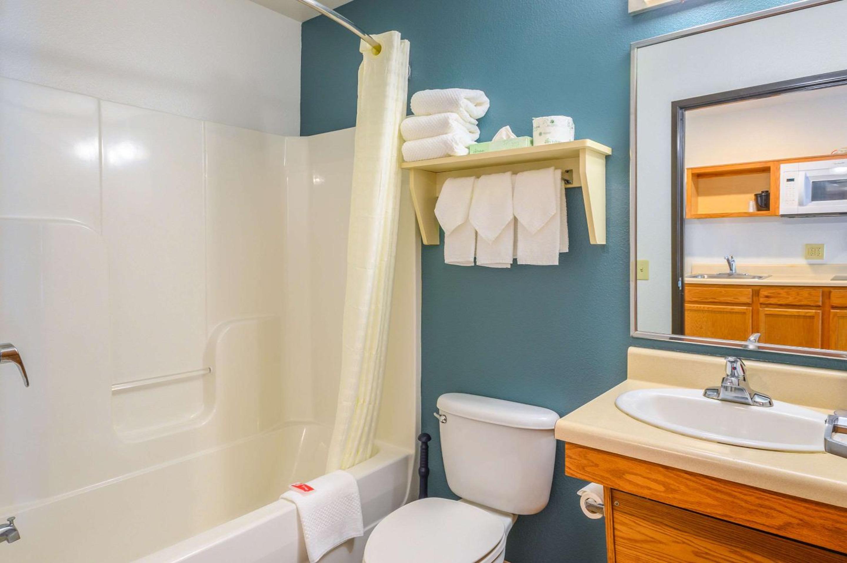 Double Room with Two Double Beds - Non-Smoking photo 2