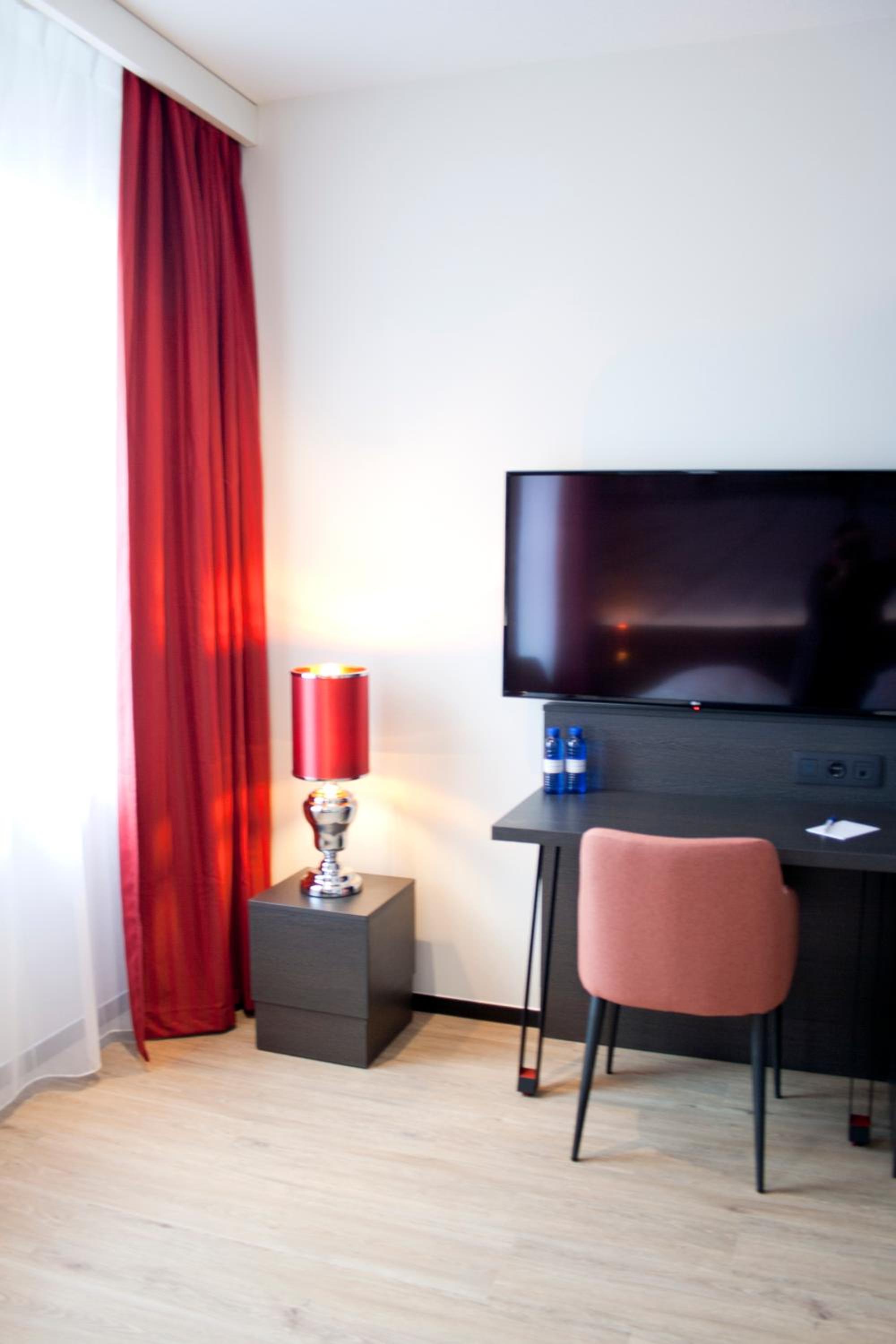 Deluxe King Room photo 3