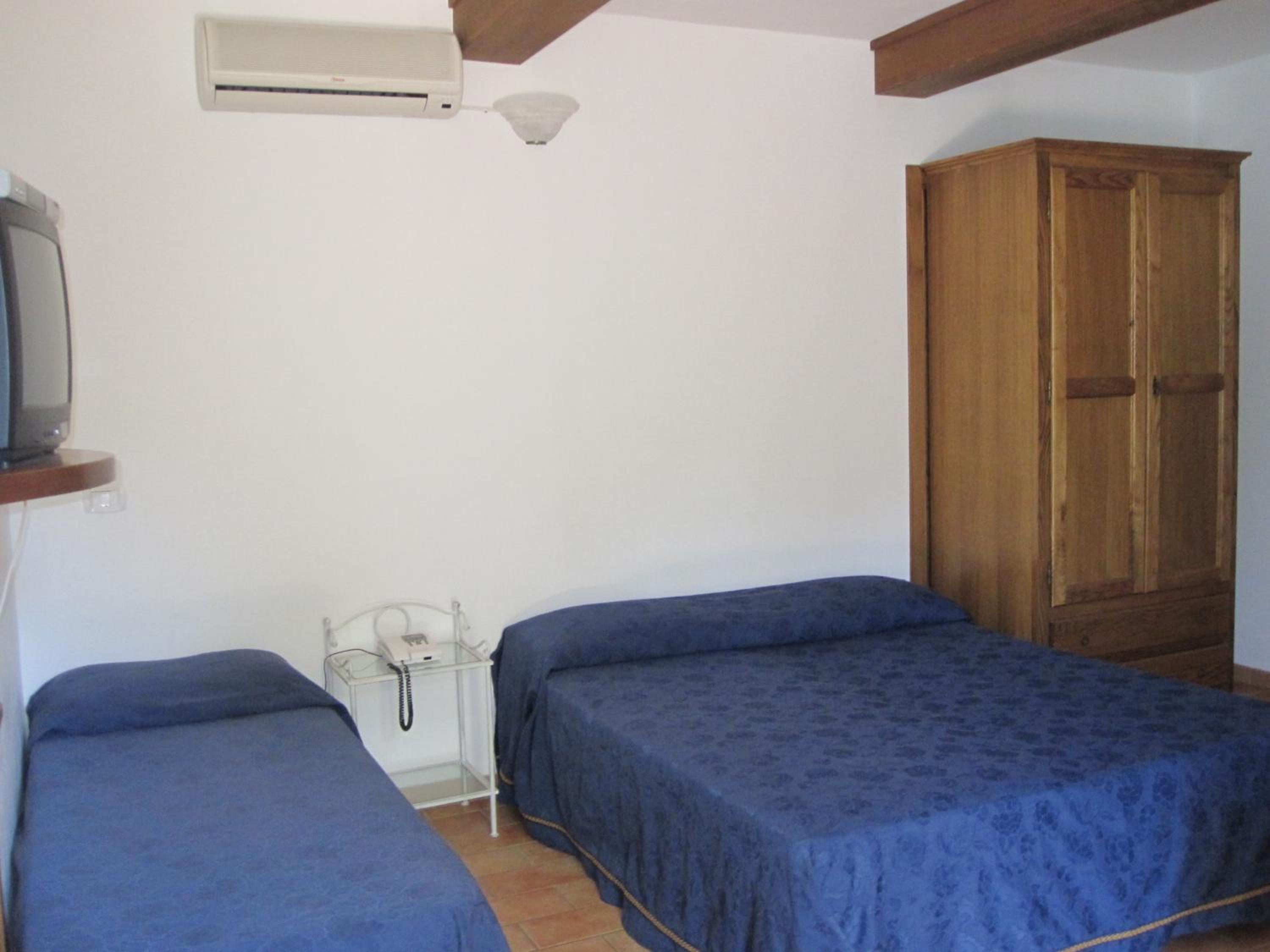 Two-Bedroom Apartment with Garden View photo 2