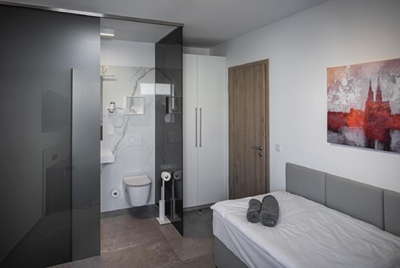 Single Room photo 2