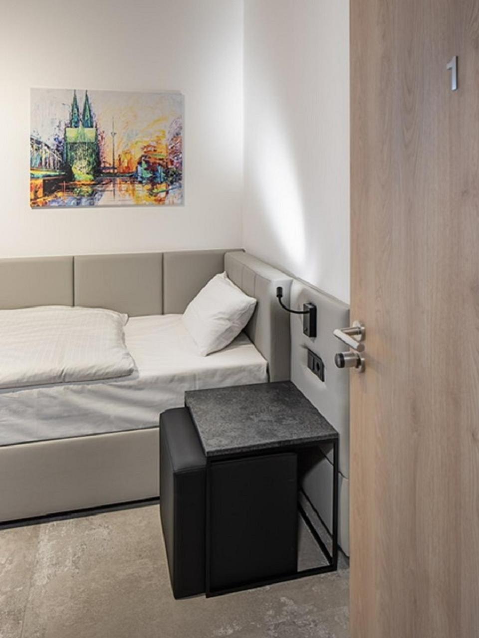 Single Room photo 3