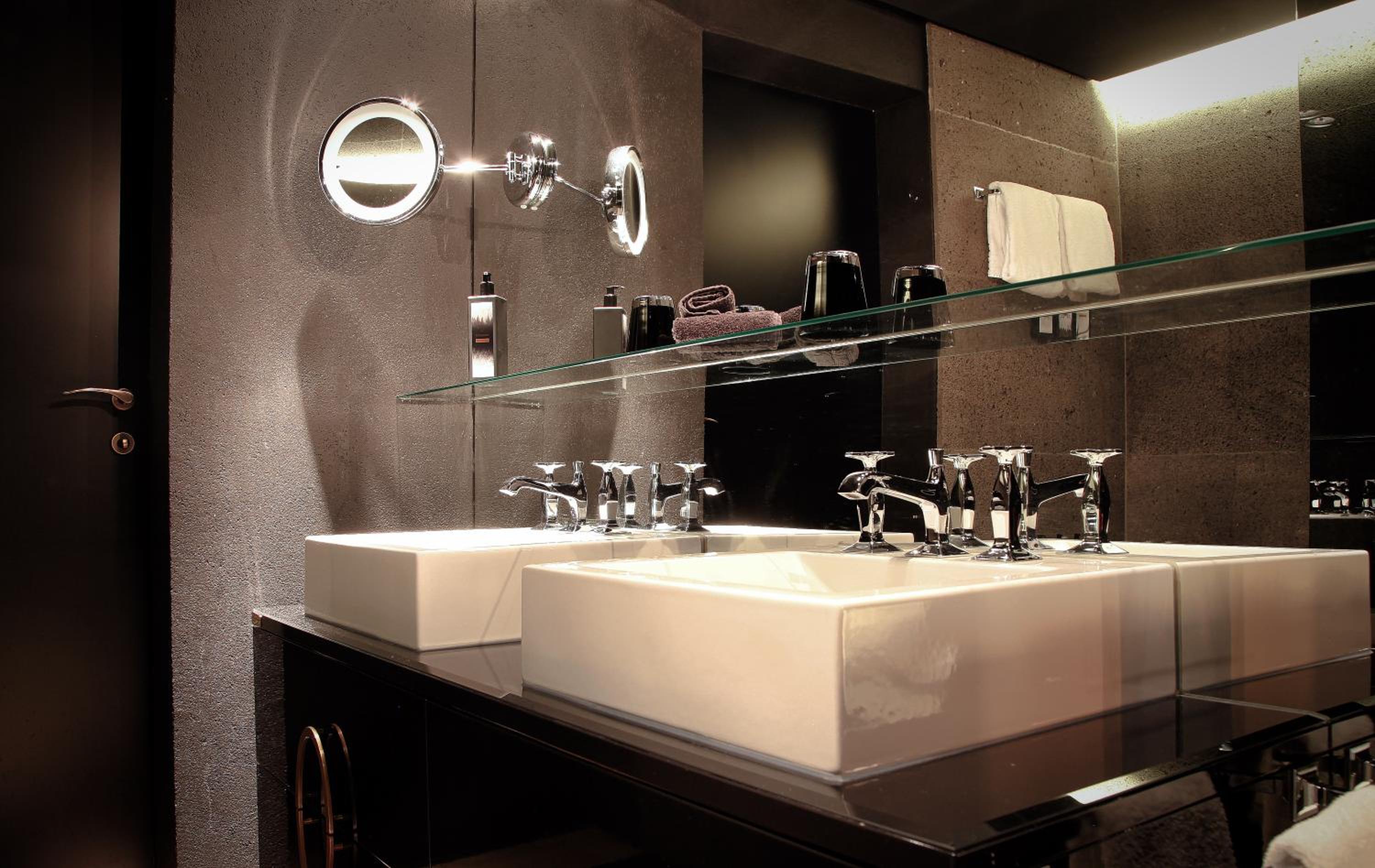 Deluxe Junior Suite photo 3