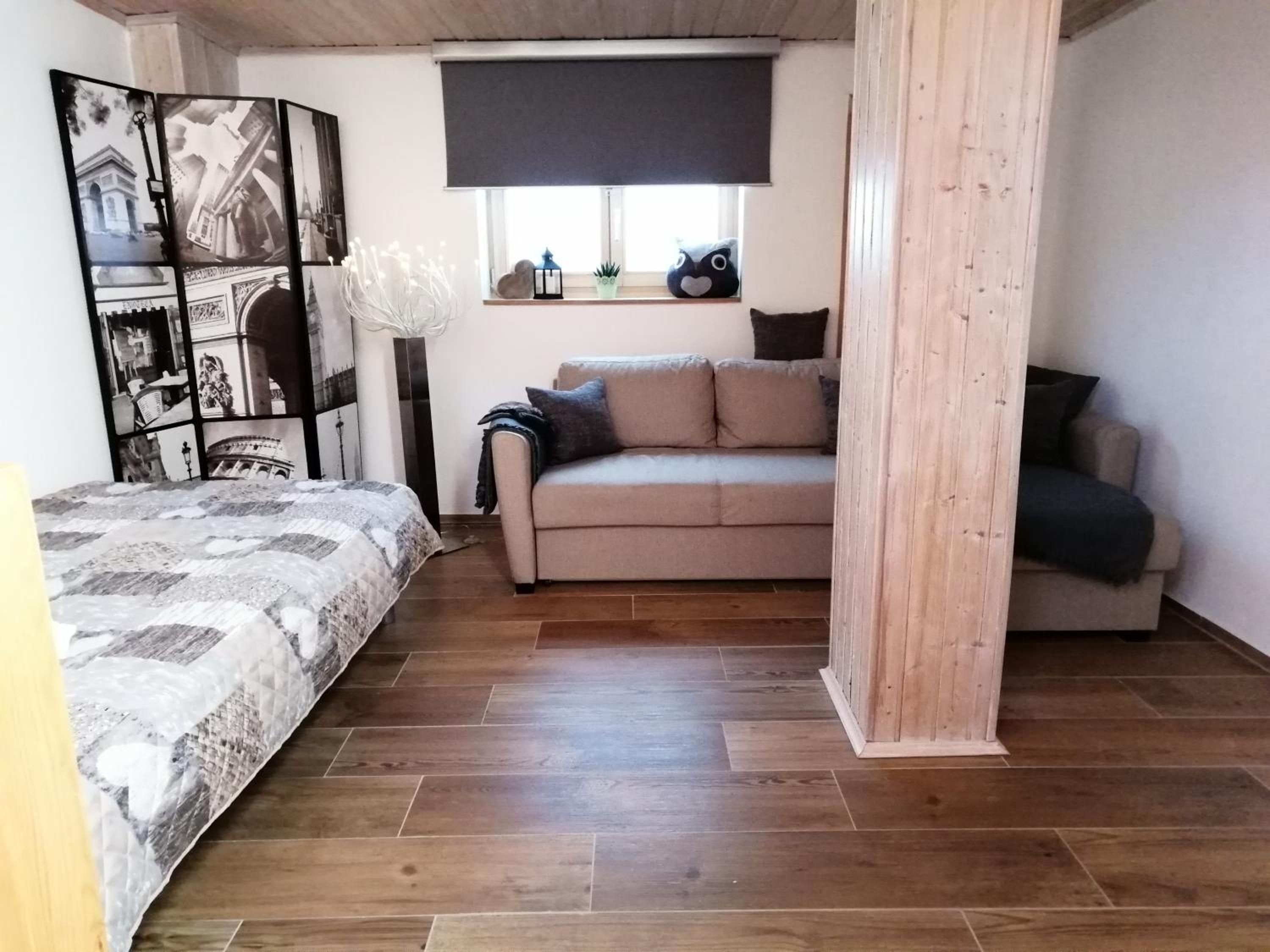 One-Bedroom Apartment photo 2