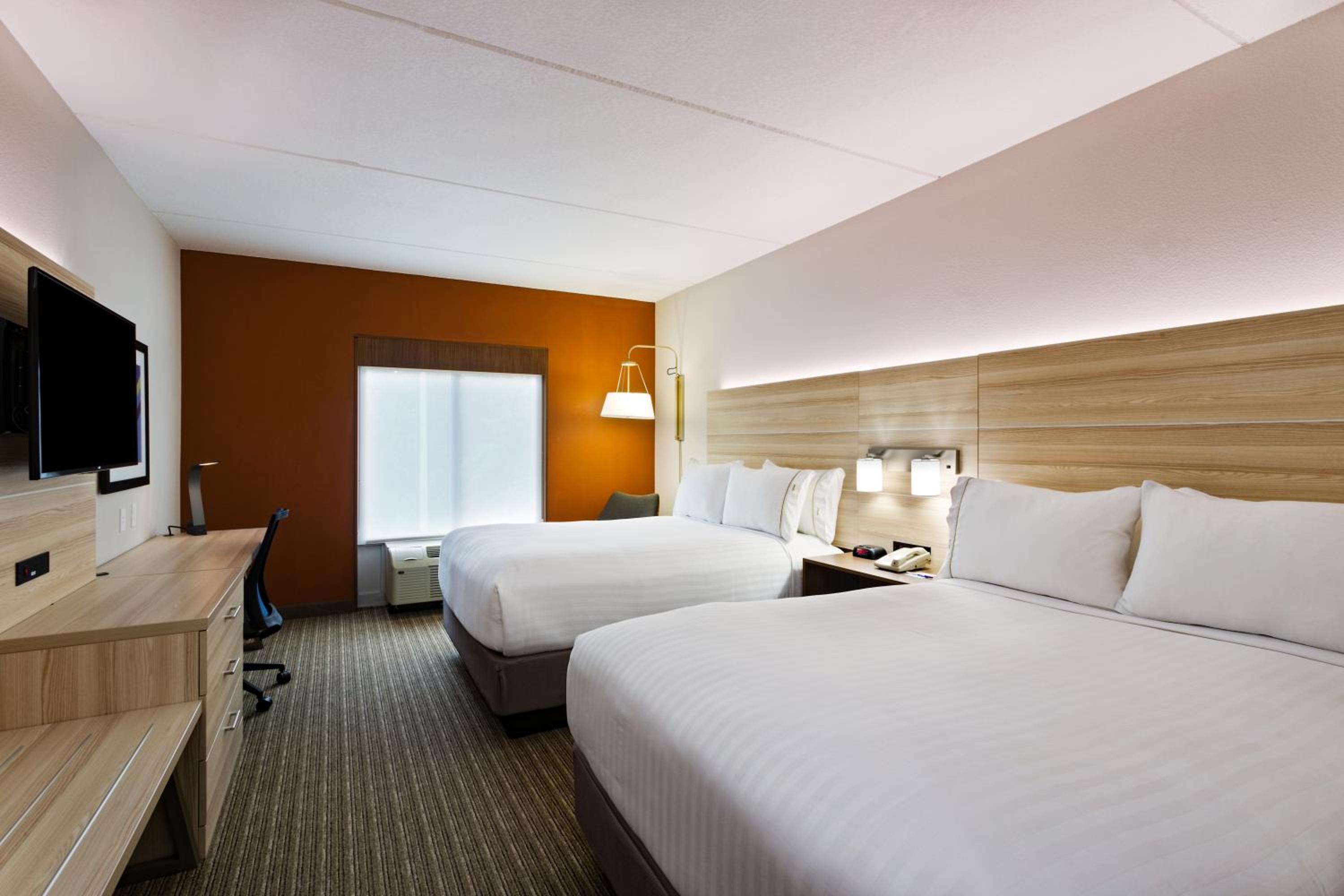 Room with Two Beds - Hearing Accessible - Non-Smoking - Photo 1