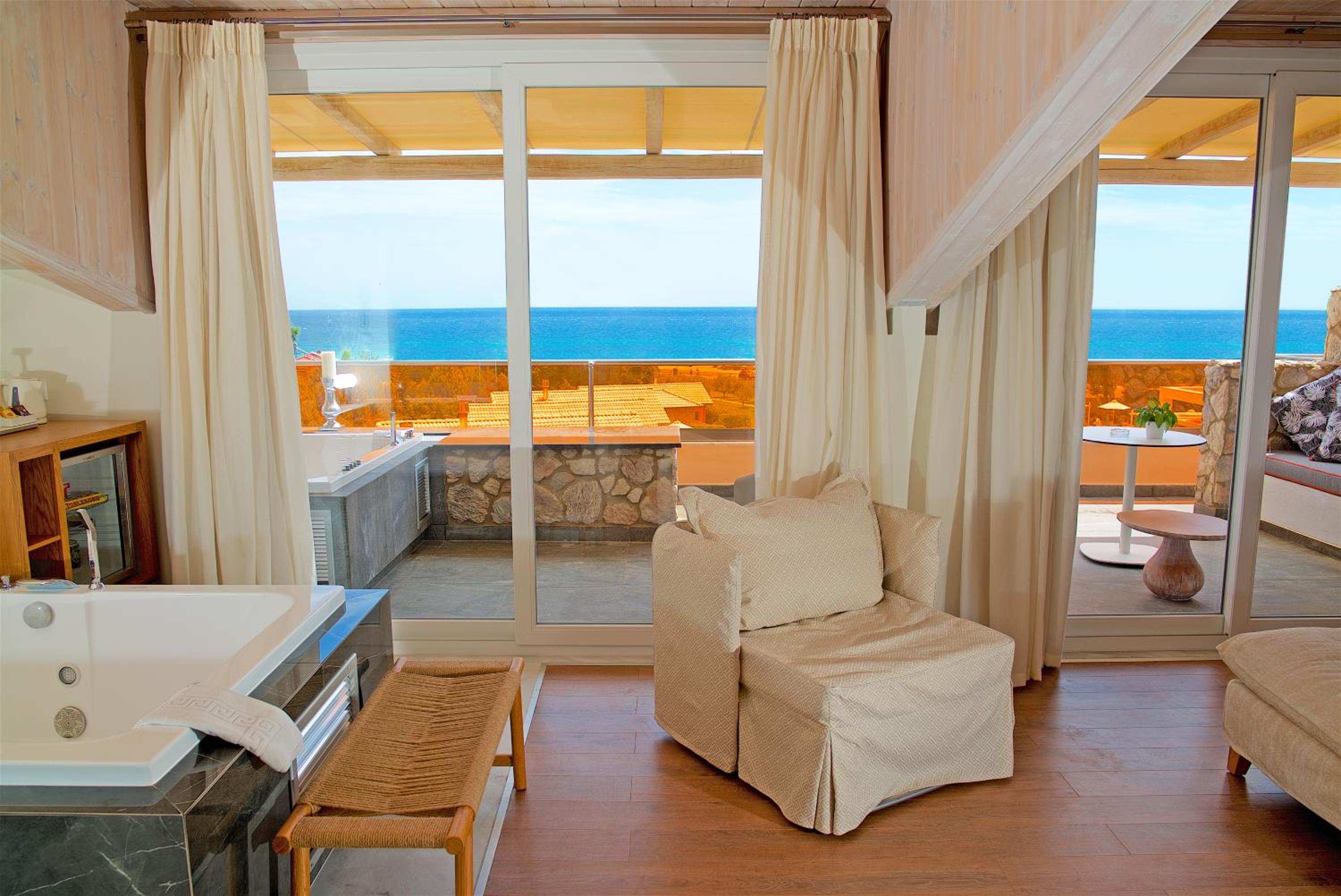 Executive Suite with Sea View - Photo 10